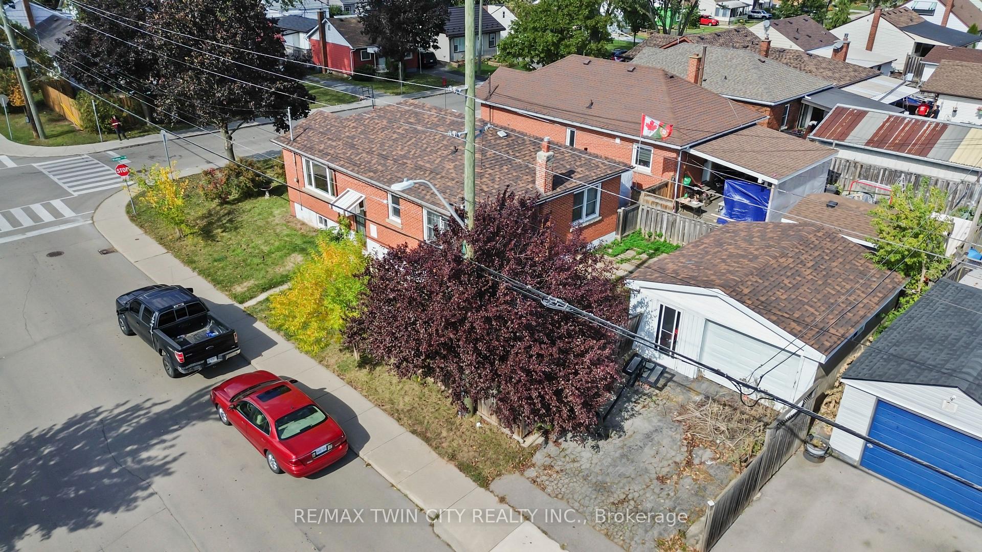 Photo 4 of 66 Walter Avenue N, Hamilton, Normanhurst — HOMEH