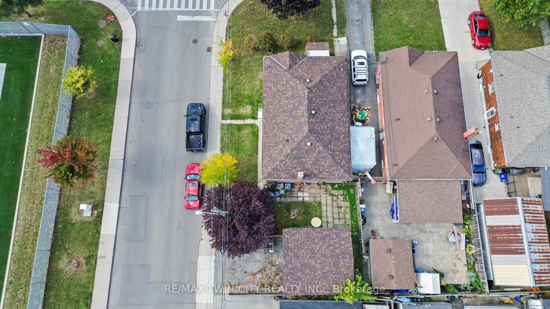 Photo 7 of 66 Walter Avenue N, Hamilton, Normanhurst — HOMEH