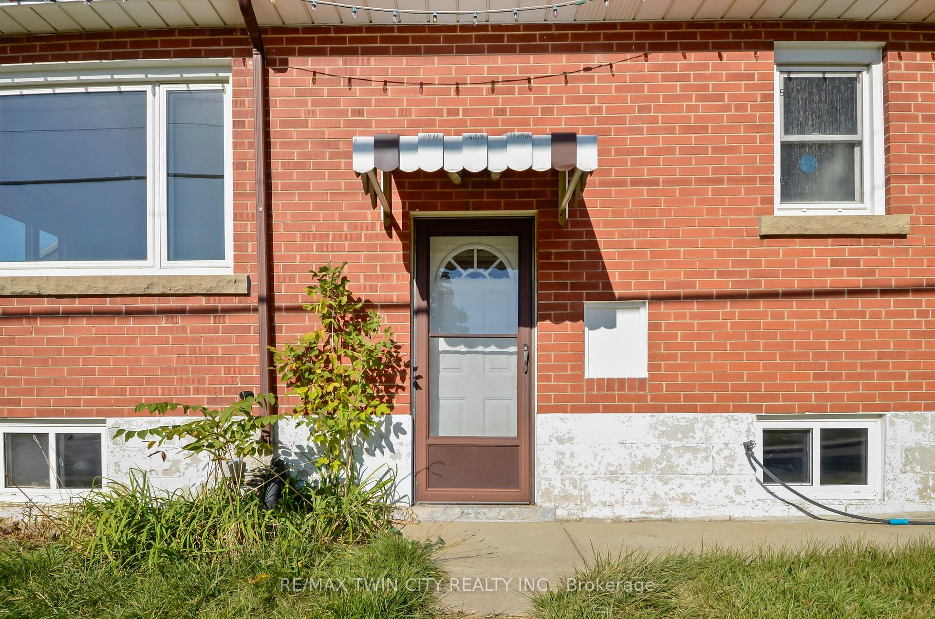 Photo 13 of 66 Walter Avenue N, Hamilton, Normanhurst — HOMEH