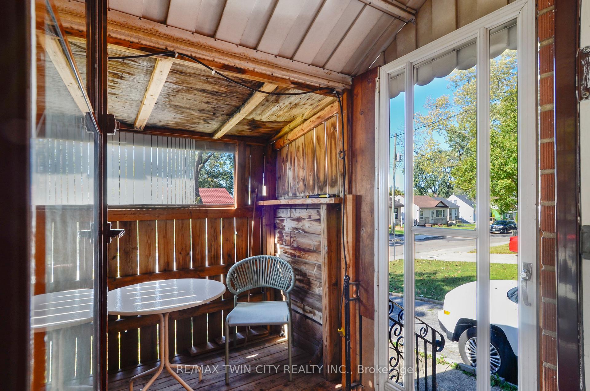 Photo 14 of 66 Walter Avenue N, Hamilton, Normanhurst — HOMEH