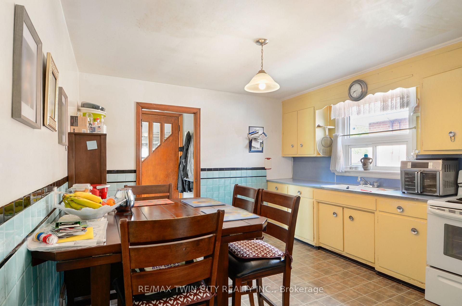 Photo 22 of 66 Walter Avenue N, Hamilton, Normanhurst — HOMEH
