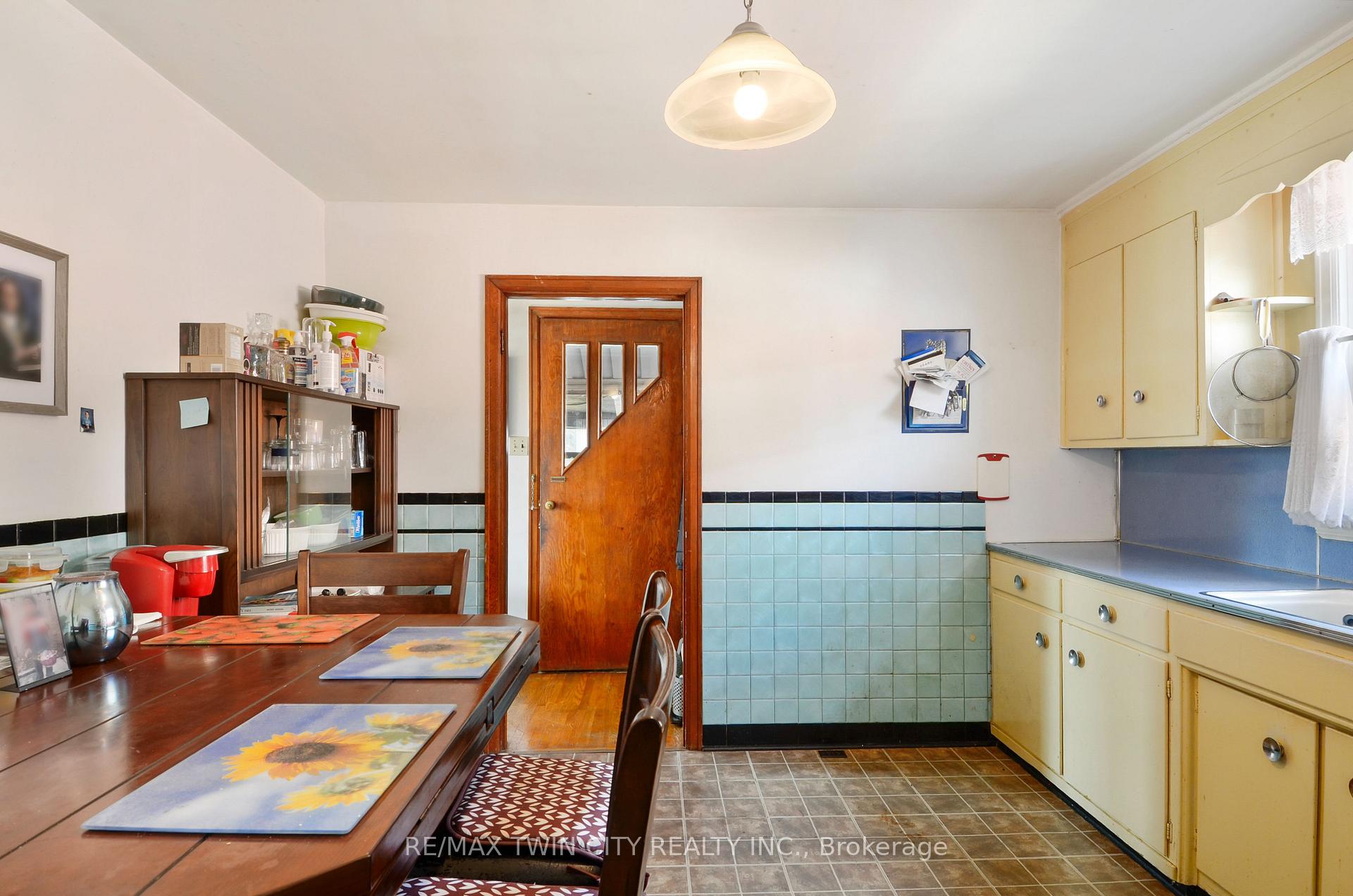 Photo 24 of 66 Walter Avenue N, Hamilton, Normanhurst — HOMEH