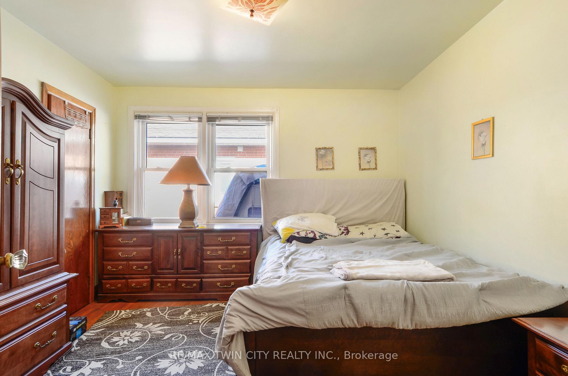 Photo 26 of 66 Walter Avenue N, Hamilton, Normanhurst — HOMEH