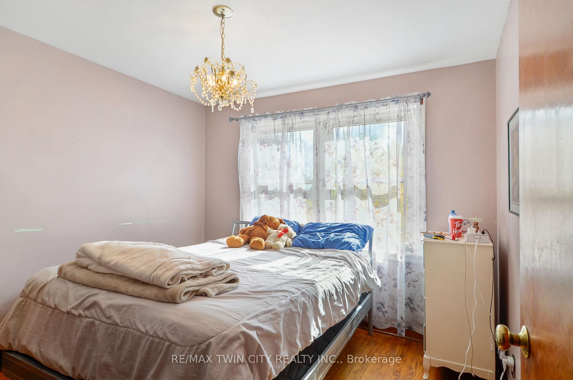 Photo 29 of 66 Walter Avenue N, Hamilton, Normanhurst — HOMEH