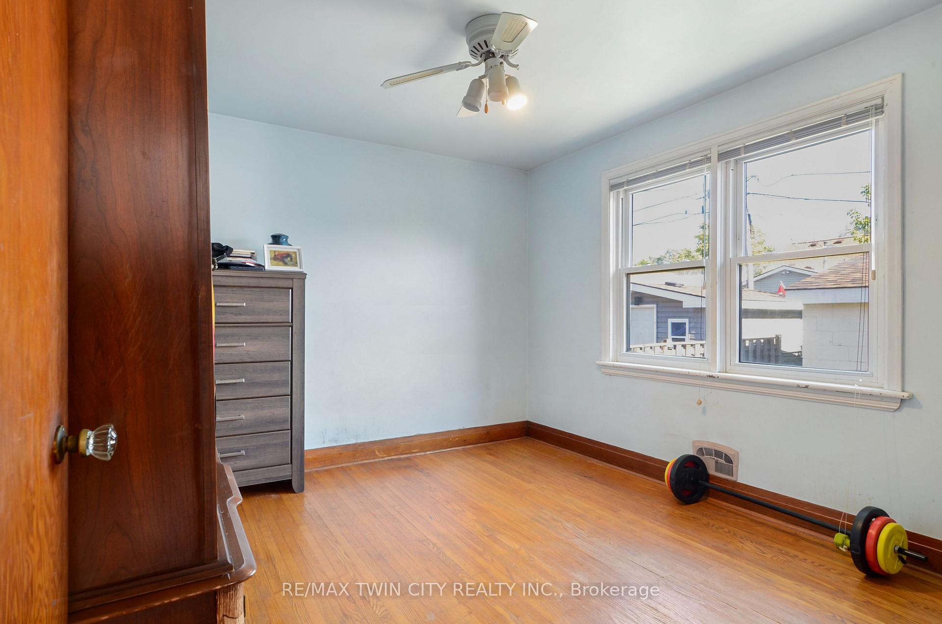 Photo 31 of 66 Walter Avenue N, Hamilton, Normanhurst — HOMEH