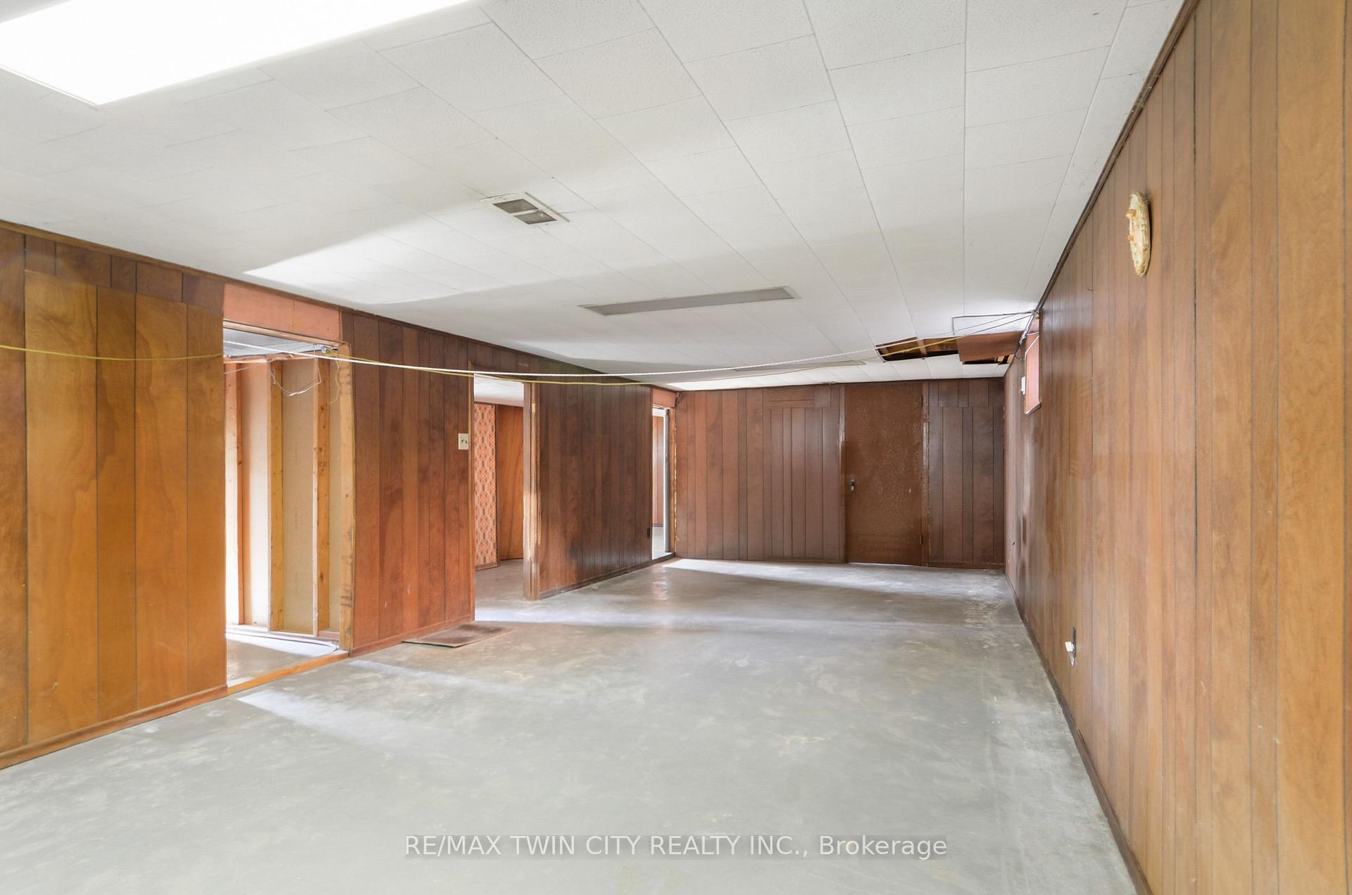 Photo 37 of 66 Walter Avenue N, Hamilton, Normanhurst — HOMEH