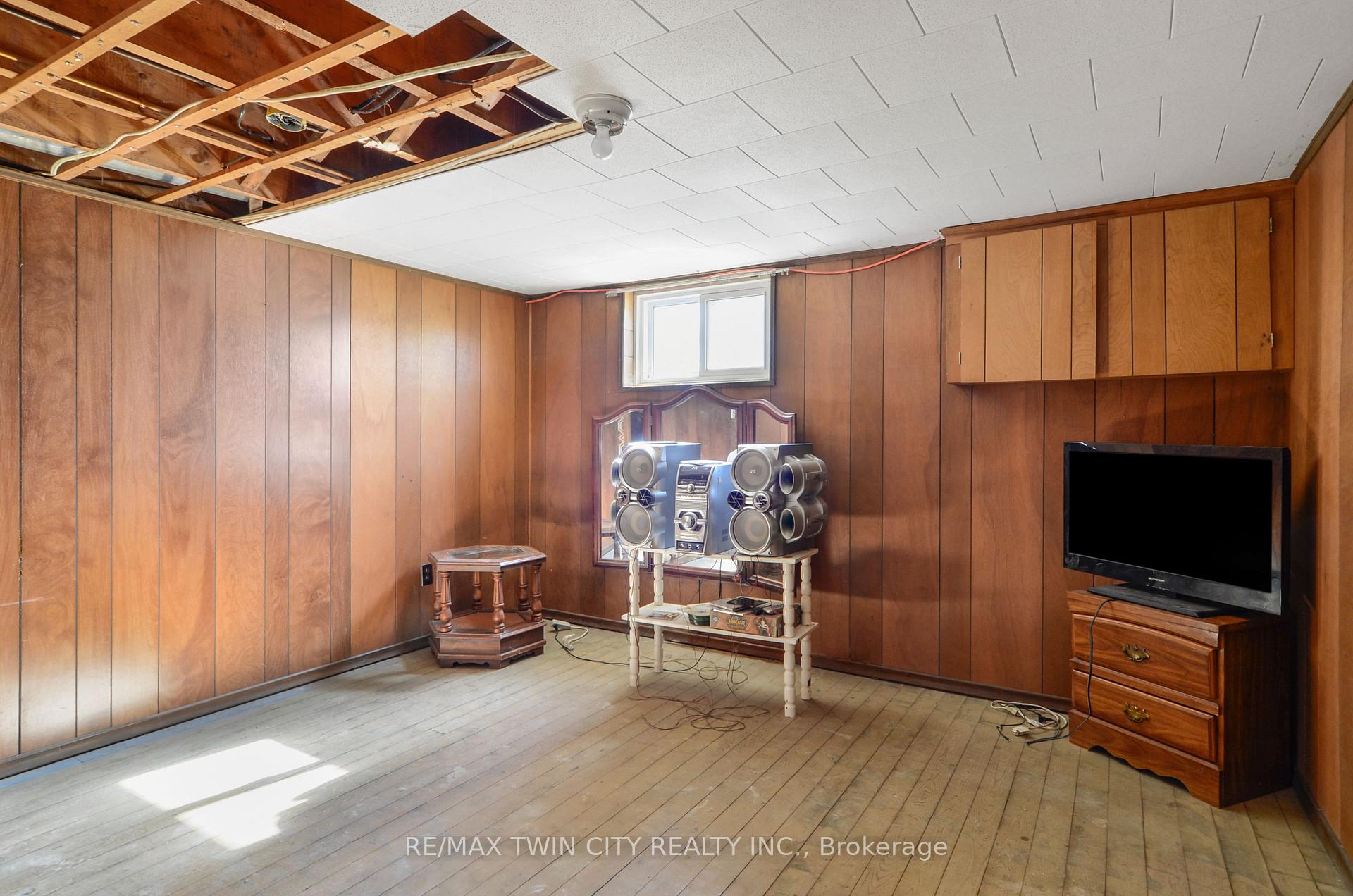 Photo 39 of 66 Walter Avenue N, Hamilton, Normanhurst — HOMEH