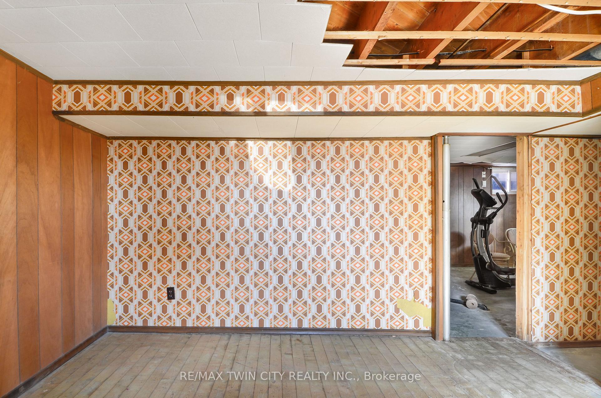 Photo 41 of 66 Walter Avenue N, Hamilton, Normanhurst — HOMEH