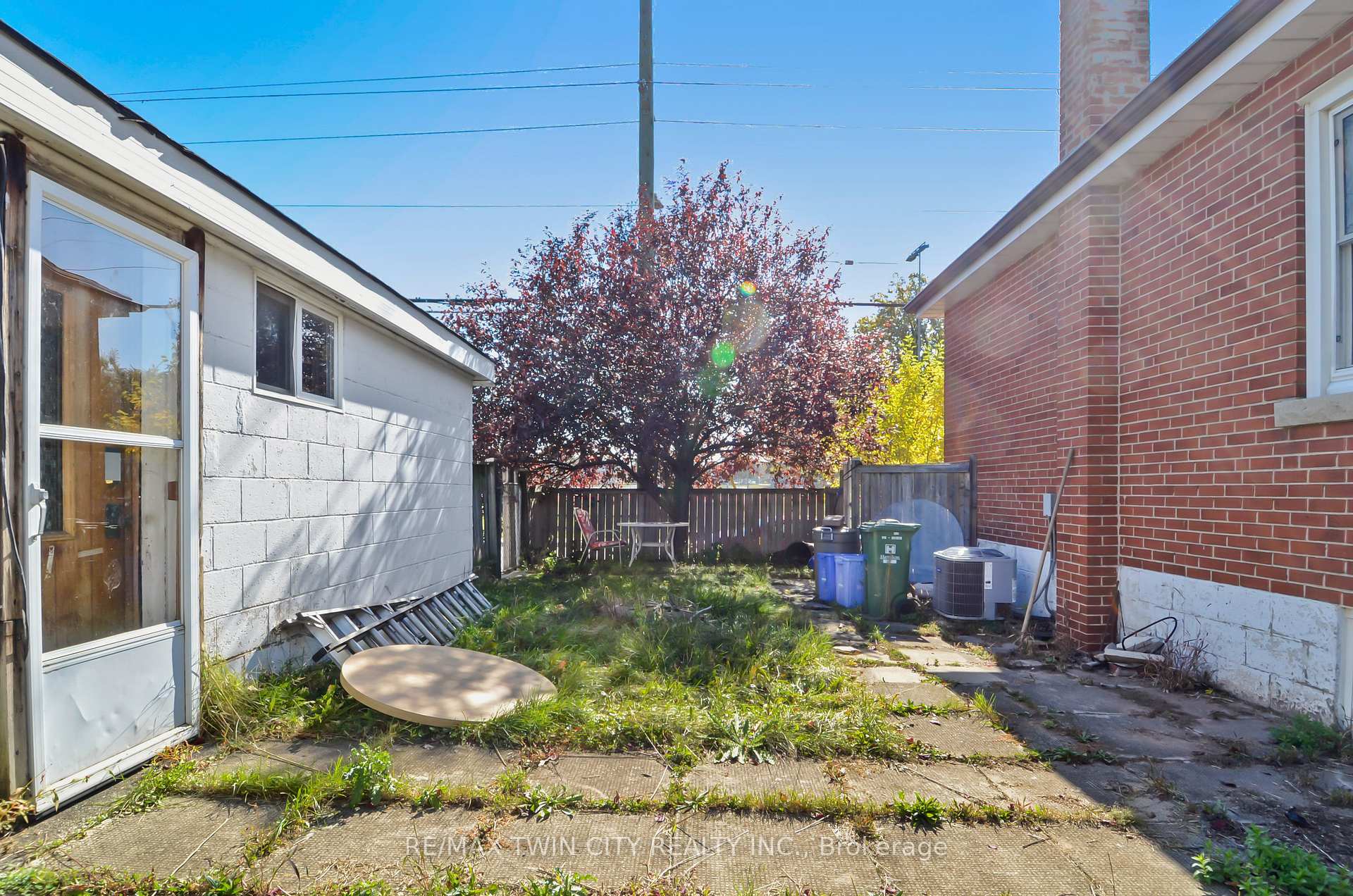 Photo 44 of 66 Walter Avenue N, Hamilton, Normanhurst — HOMEH