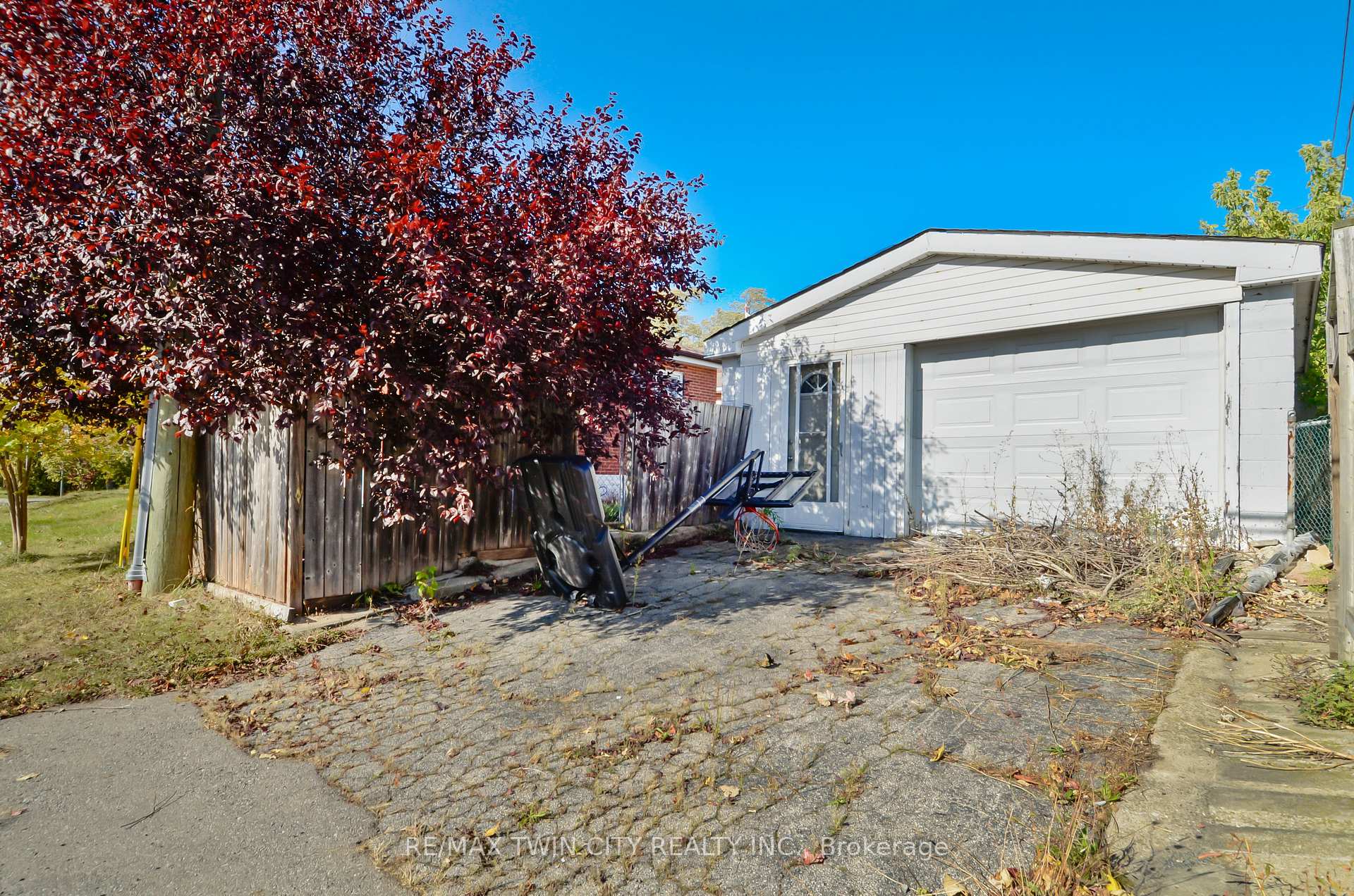 Photo 45 of 66 Walter Avenue N, Hamilton, Normanhurst — HOMEH