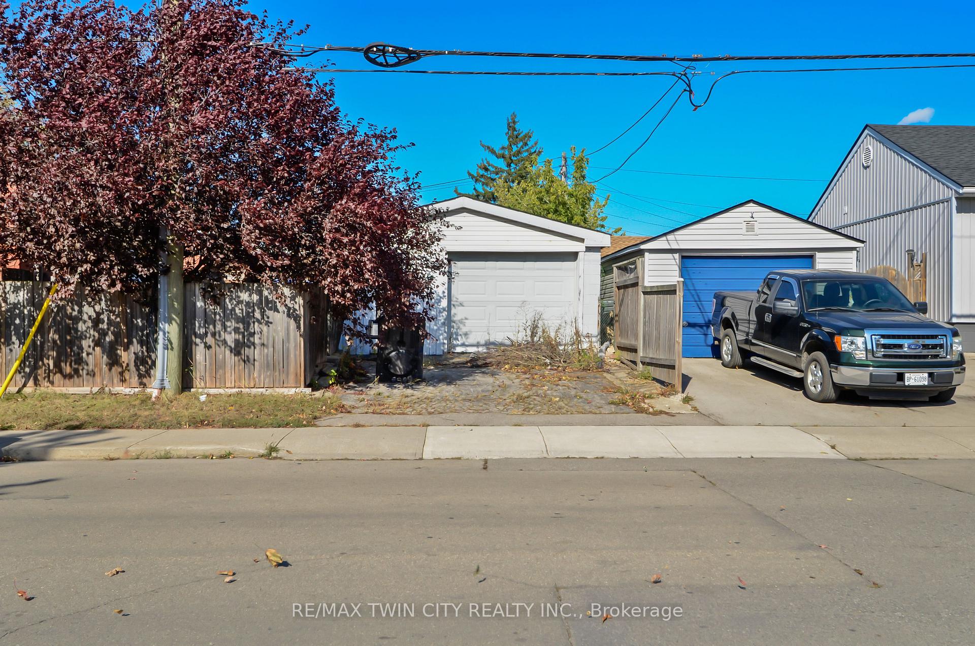 Photo 46 of 66 Walter Avenue N, Hamilton, Normanhurst — HOMEH