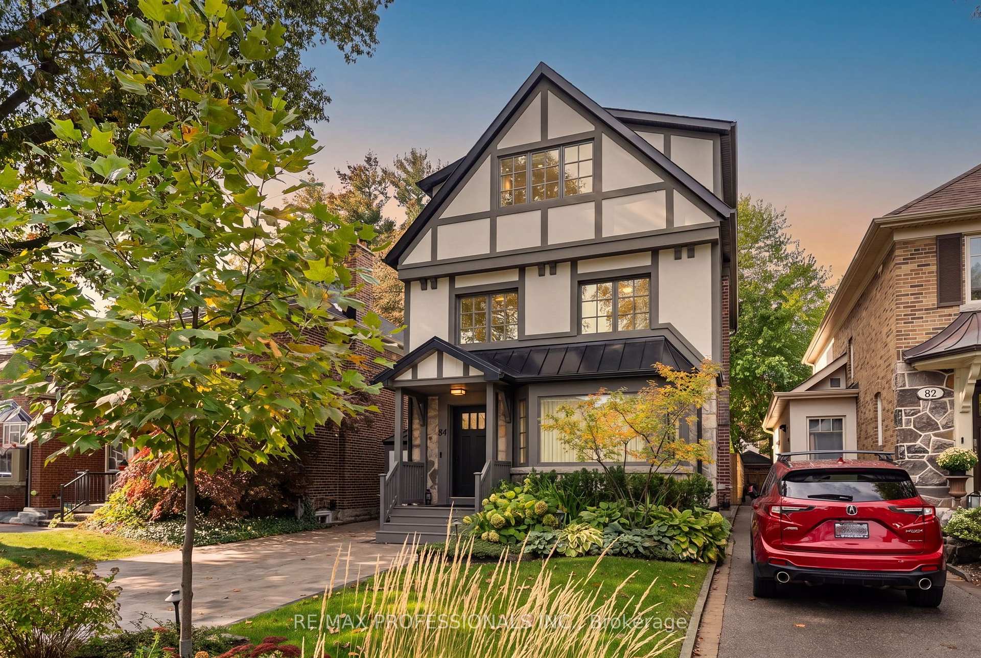 Photo 5 of 84 Humbervale Boulevard, Etobicoke, Stonegate-Queensway — HOMEH