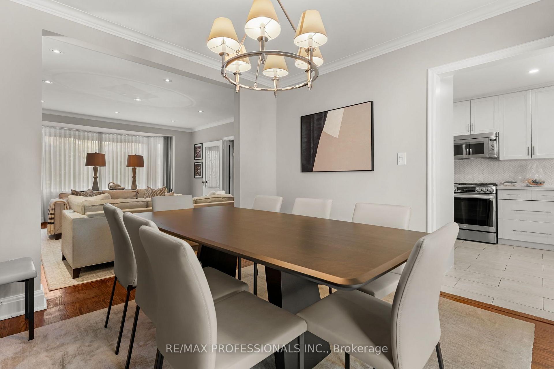 Photo 13 of 84 Humbervale Boulevard, Etobicoke, Stonegate-Queensway — HOMEH