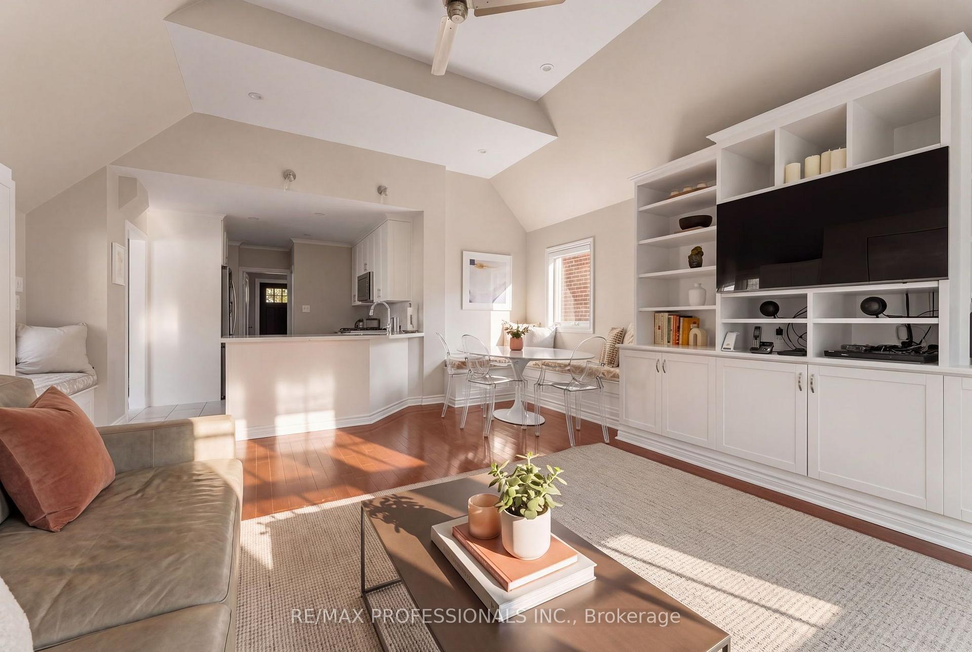 Photo 17 of 84 Humbervale Boulevard, Etobicoke, Stonegate-Queensway — HOMEH