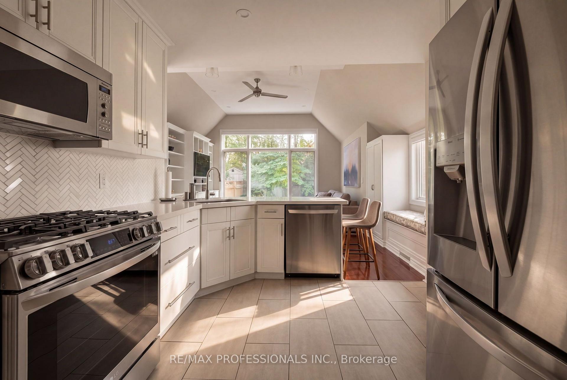 Photo 22 of 84 Humbervale Boulevard, Etobicoke, Stonegate-Queensway — HOMEH