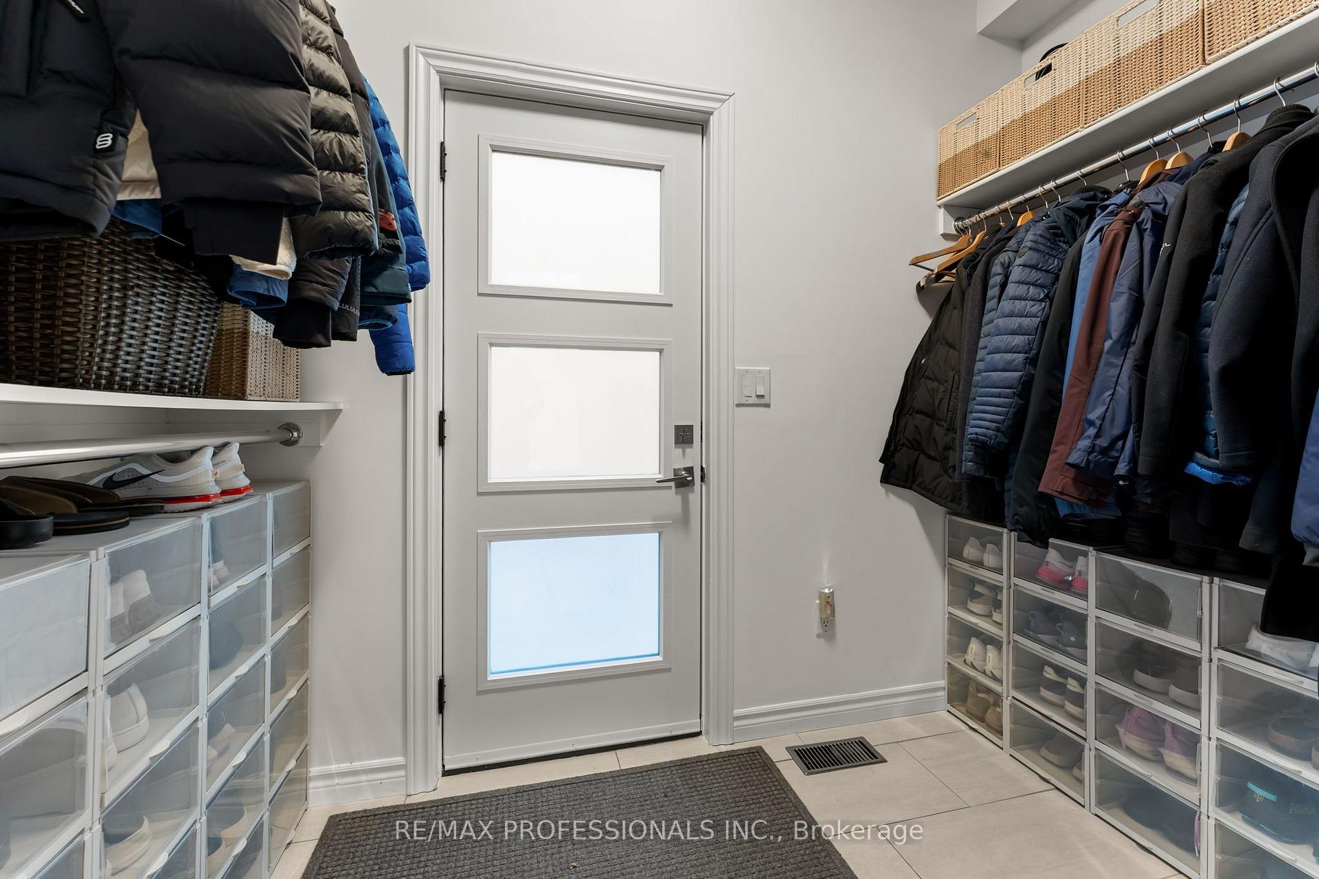 Photo 23 of 84 Humbervale Boulevard, Etobicoke, Stonegate-Queensway — HOMEH