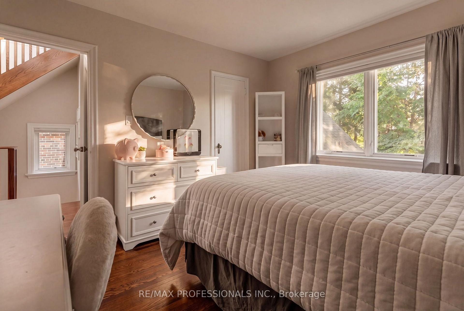 Photo 26 of 84 Humbervale Boulevard, Etobicoke, Stonegate-Queensway — HOMEH