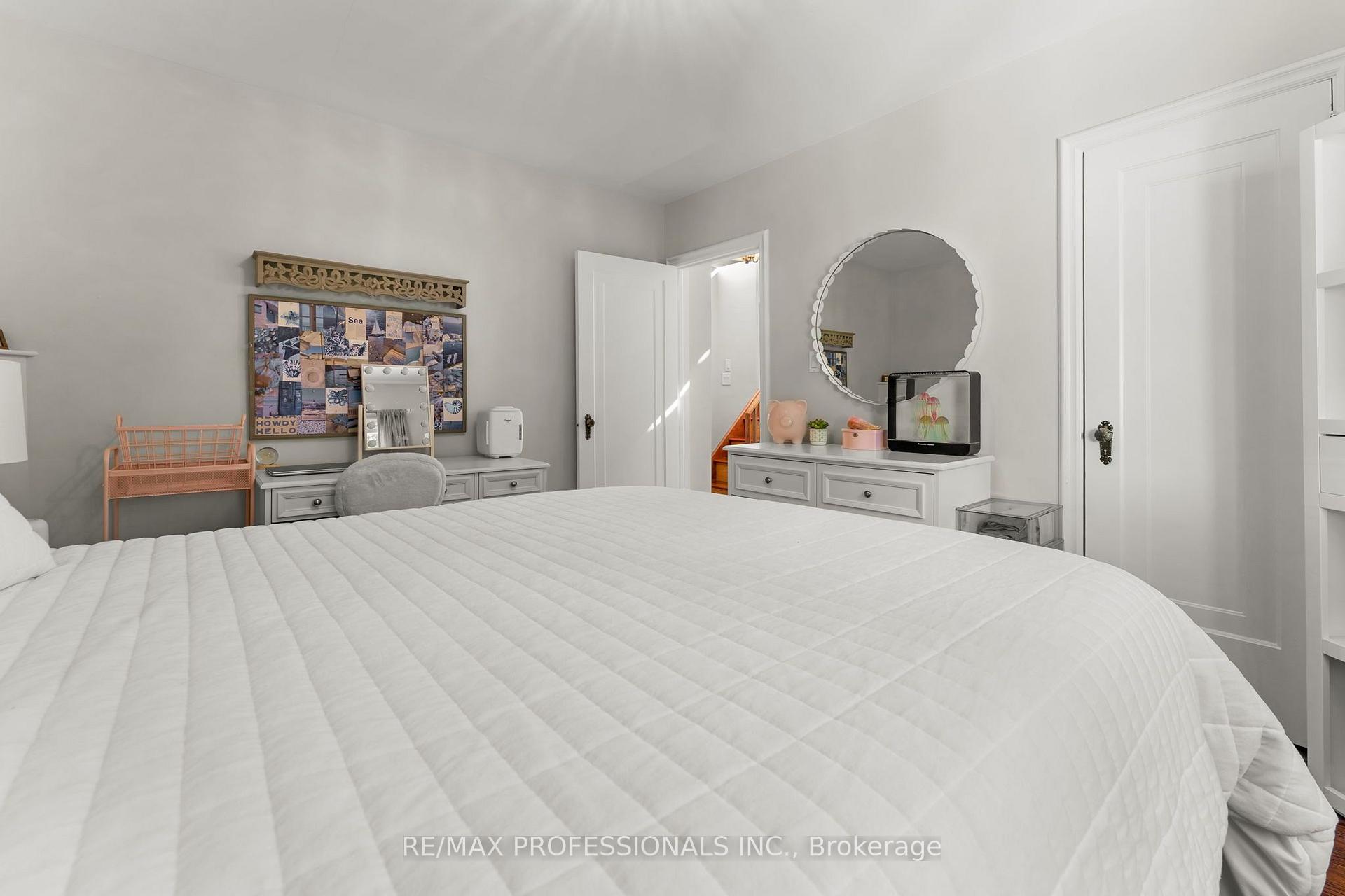 Photo 27 of 84 Humbervale Boulevard, Etobicoke, Stonegate-Queensway — HOMEH