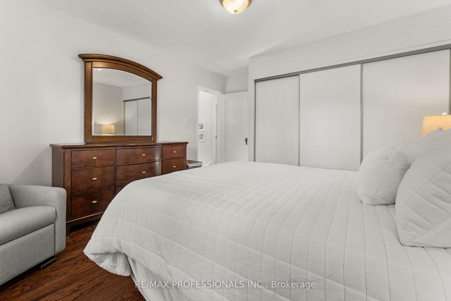 Photo 29 of 84 Humbervale Boulevard, Etobicoke, Stonegate-Queensway — HOMEH
