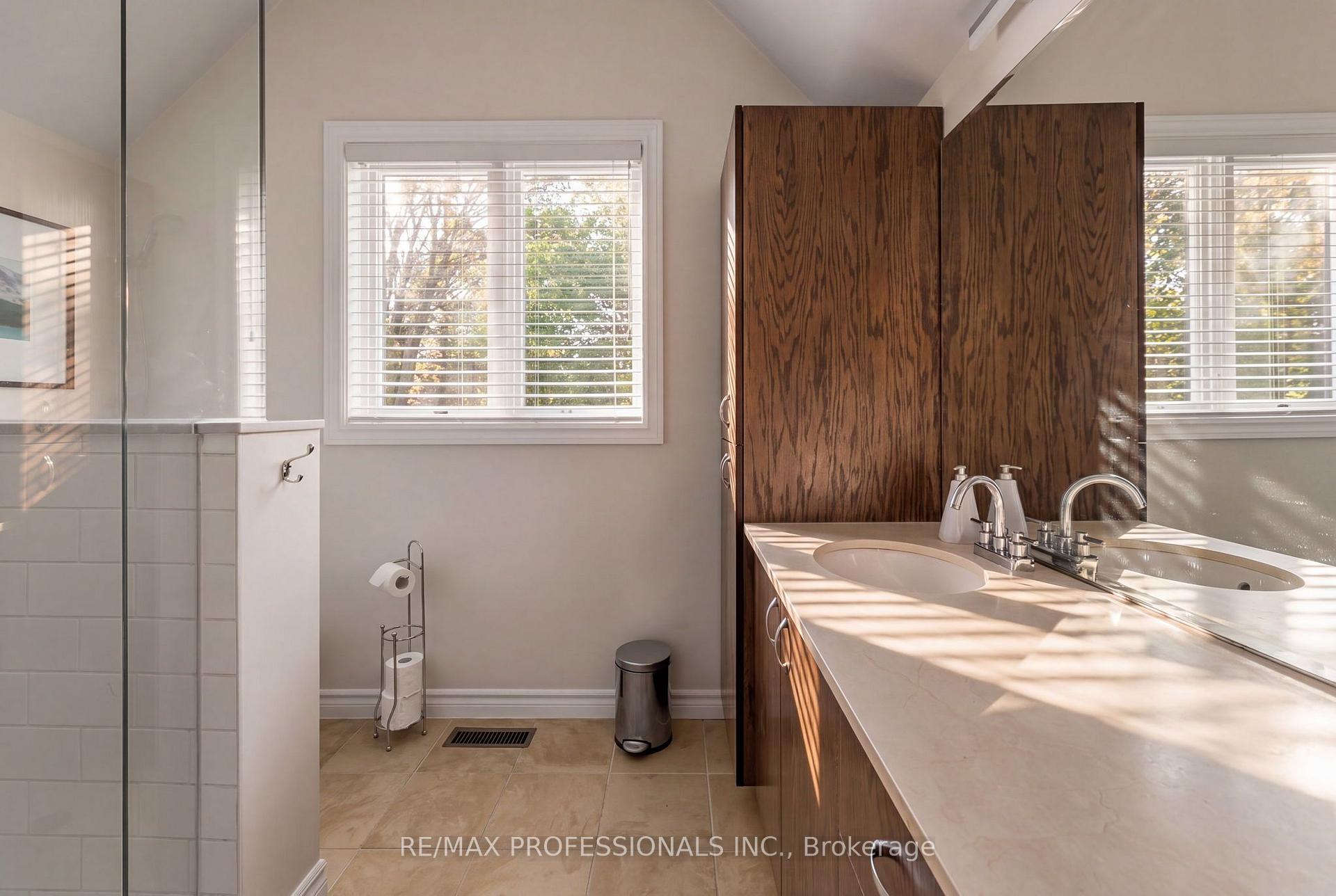 Photo 35 of 84 Humbervale Boulevard, Etobicoke, Stonegate-Queensway — HOMEH