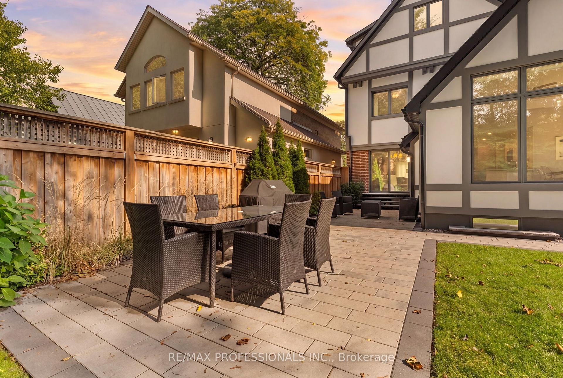 Photo 47 of 84 Humbervale Boulevard, Etobicoke, Stonegate-Queensway — HOMEH