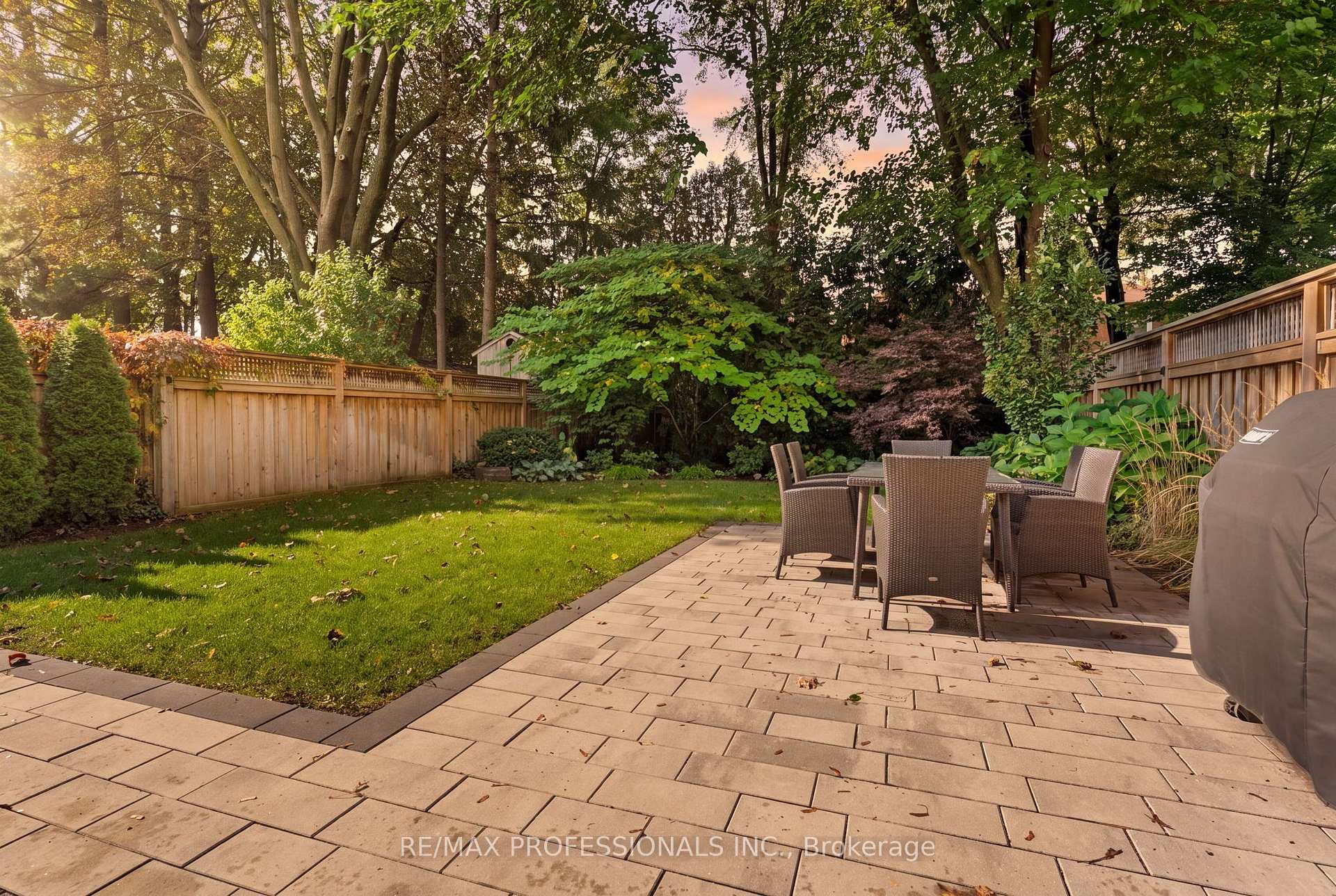 Photo 48 of 84 Humbervale Boulevard, Etobicoke, Stonegate-Queensway — HOMEH