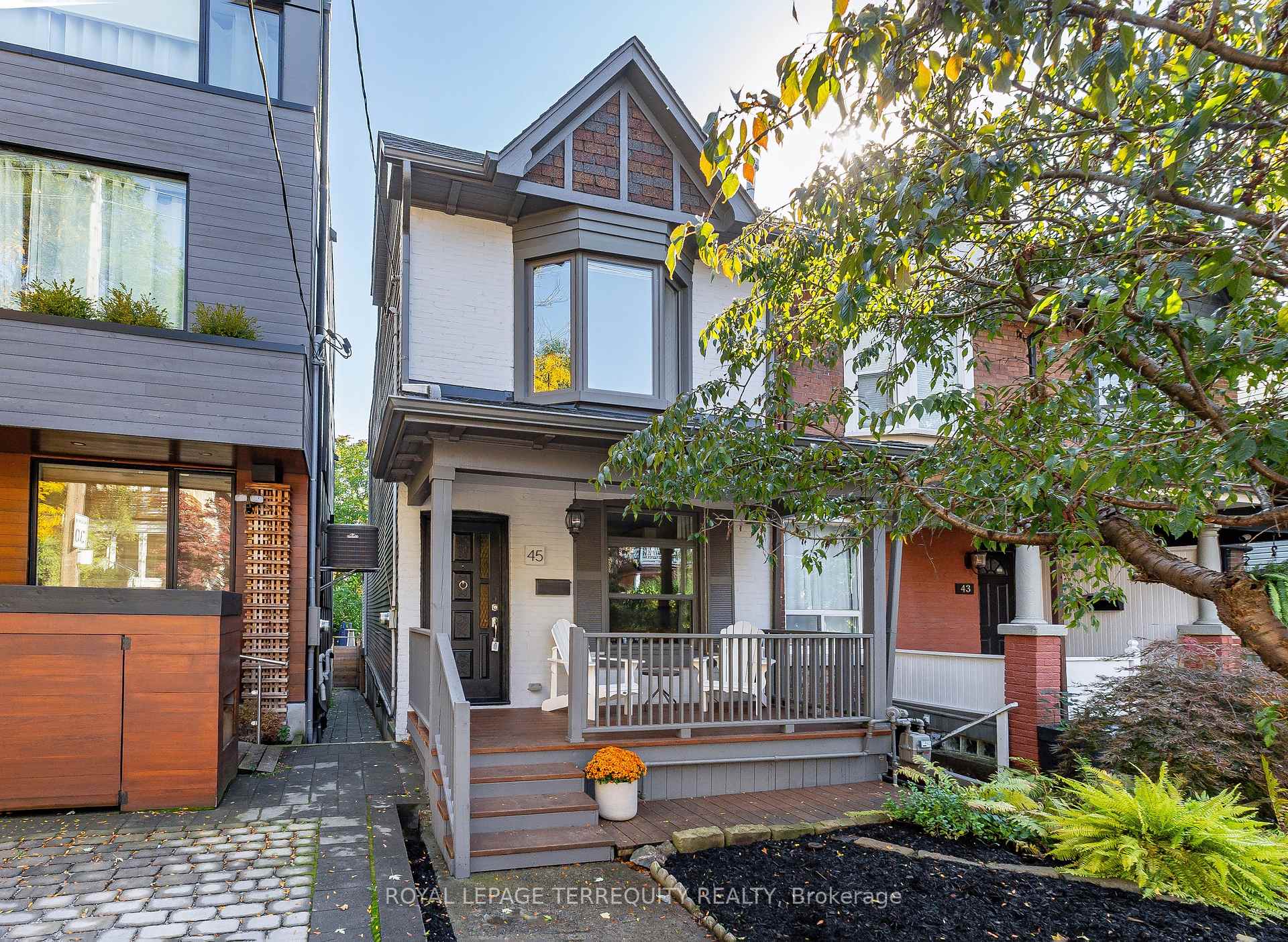 Photo of 45 Dingwall Avenue