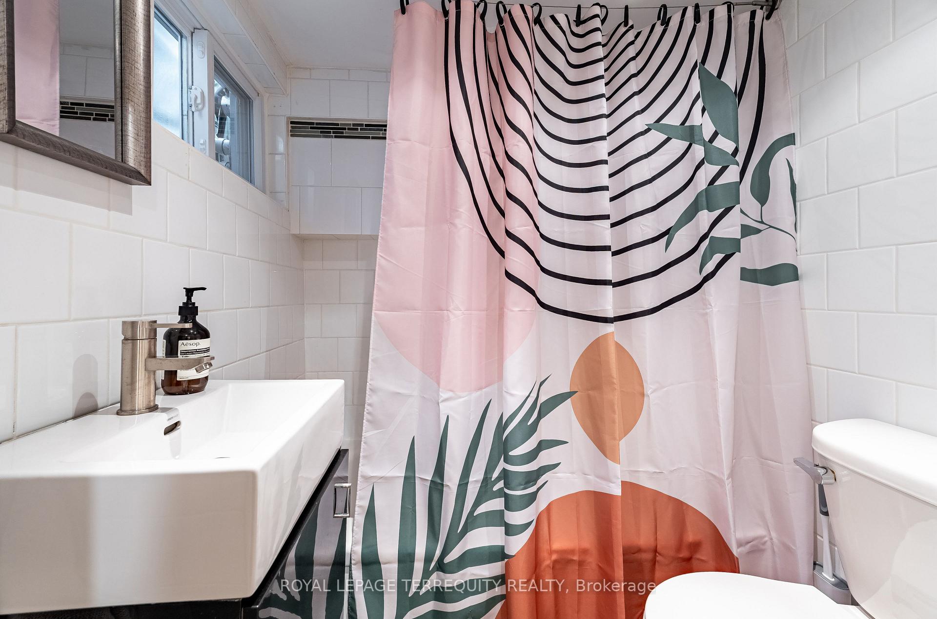 Photo 26 of 45 Dingwall Avenue, Toronto, Blake-Jones — HOMEH