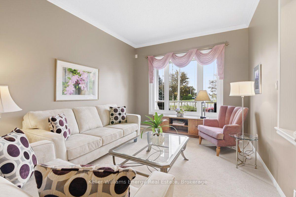 Photo 2 of 1515 Greenvalley Trail, Oshawa, Taunton — HOMEH
