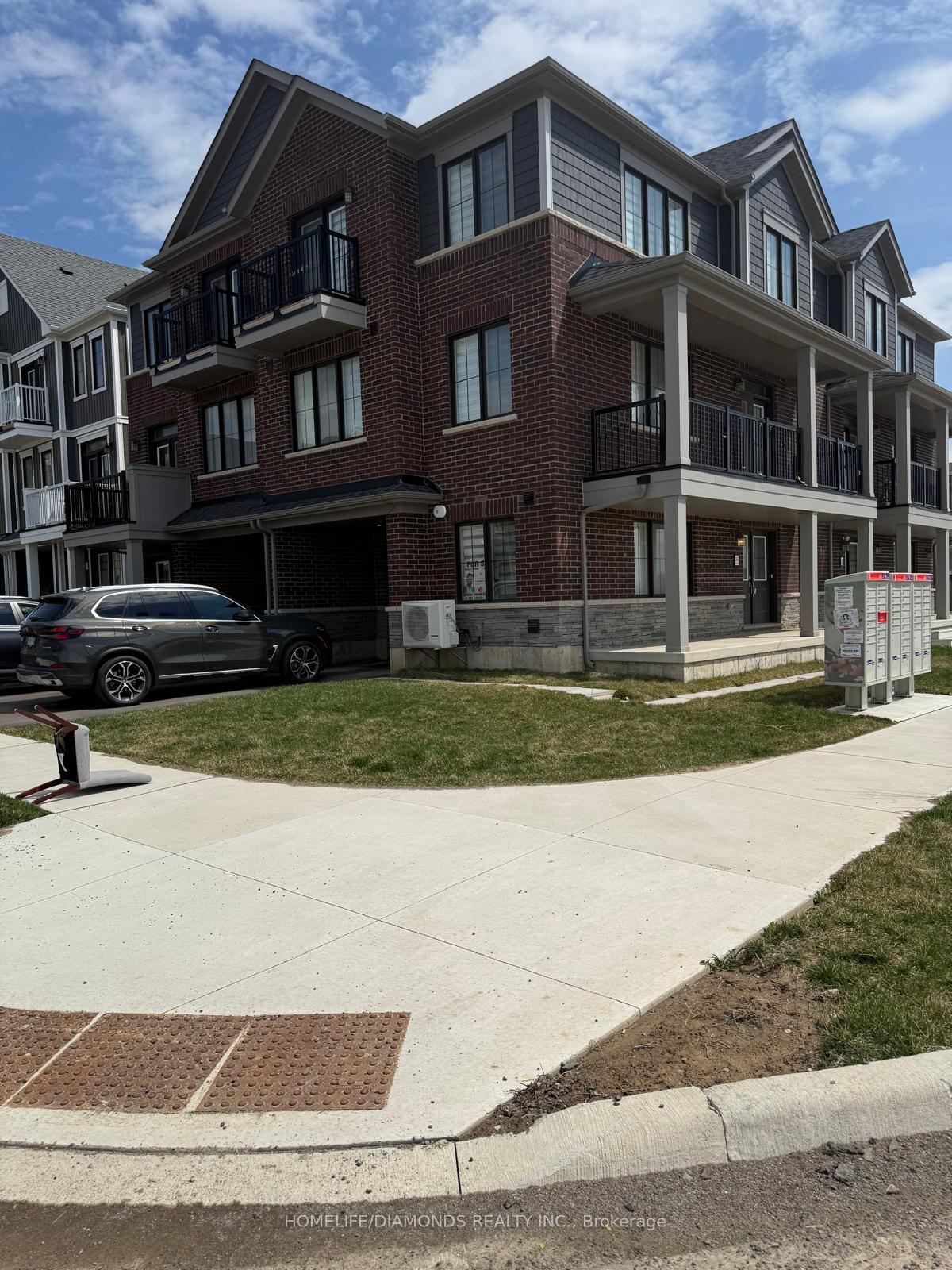 Photo 5 of 95 Norwich Crescent, Haldimand — HOMEH