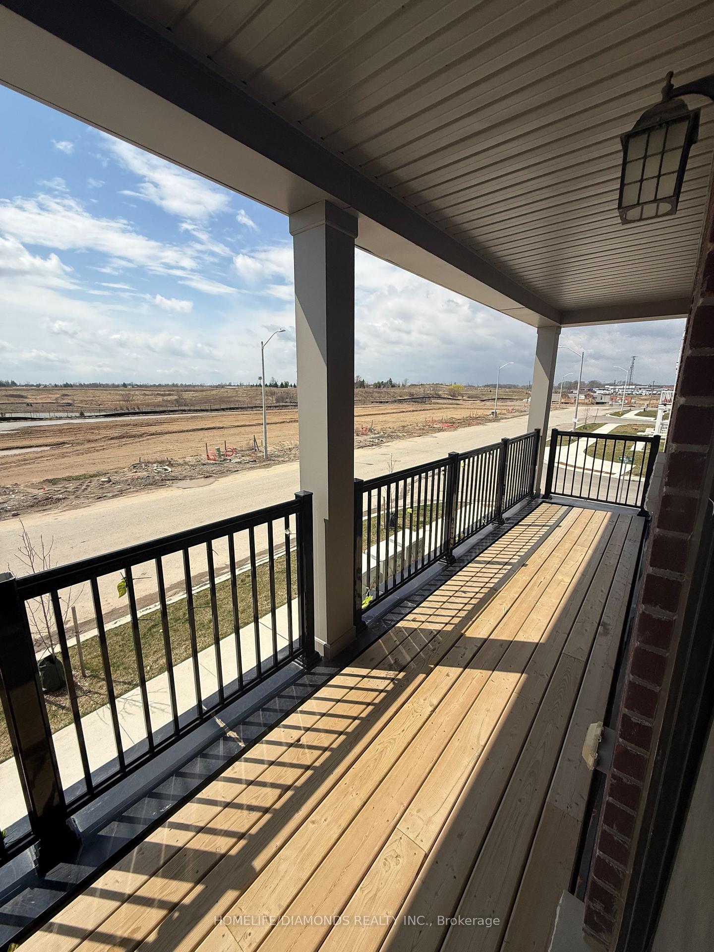 Photo 15 of 95 Norwich Crescent, Haldimand — HOMEH
