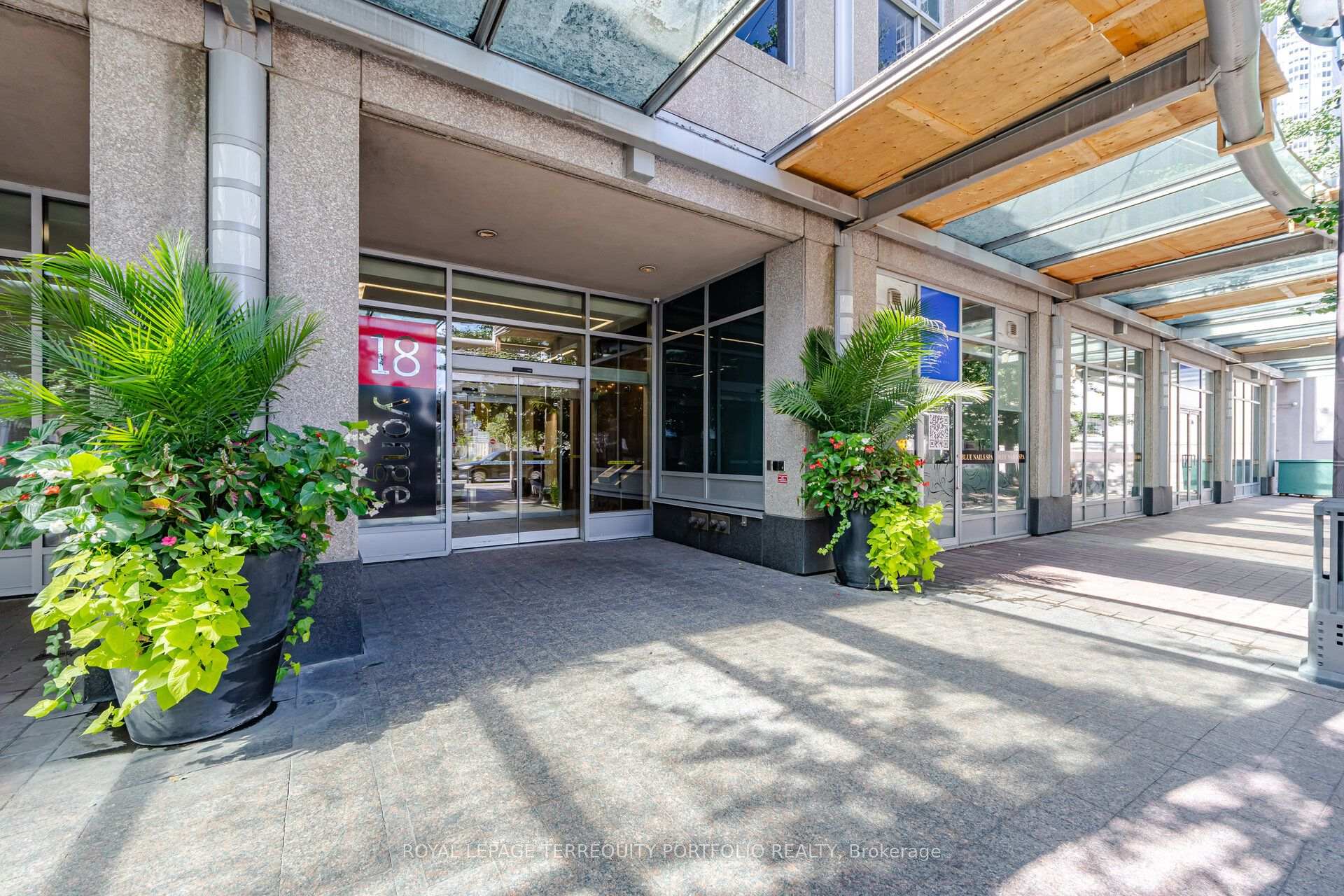 Photo 3 of Unit 1807, 18 Yonge Street, Toronto, Waterfront Communities — HOMEH