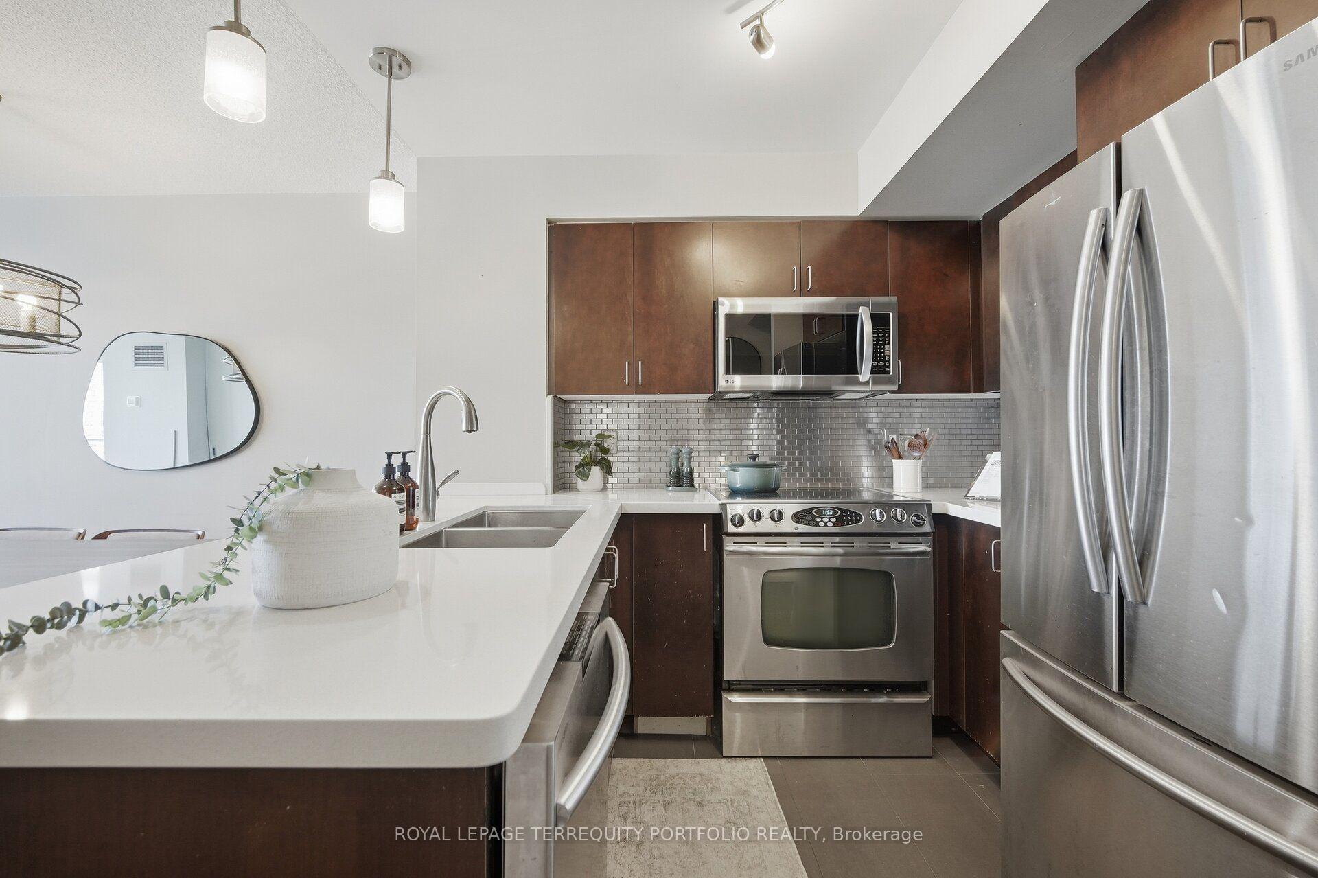 Photo 9 of Unit 1807, 18 Yonge Street, Toronto, Waterfront Communities — HOMEH
