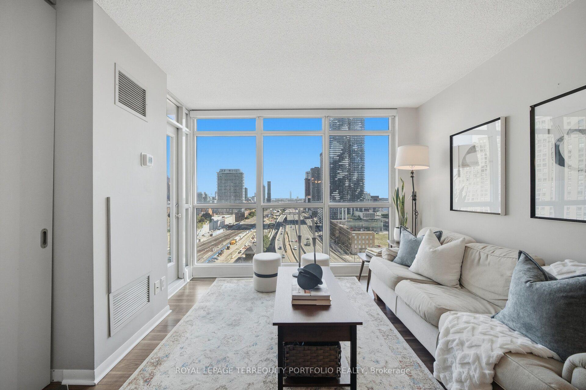 Photo 14 of Unit 1807, 18 Yonge Street, Toronto, Waterfront Communities — HOMEH
