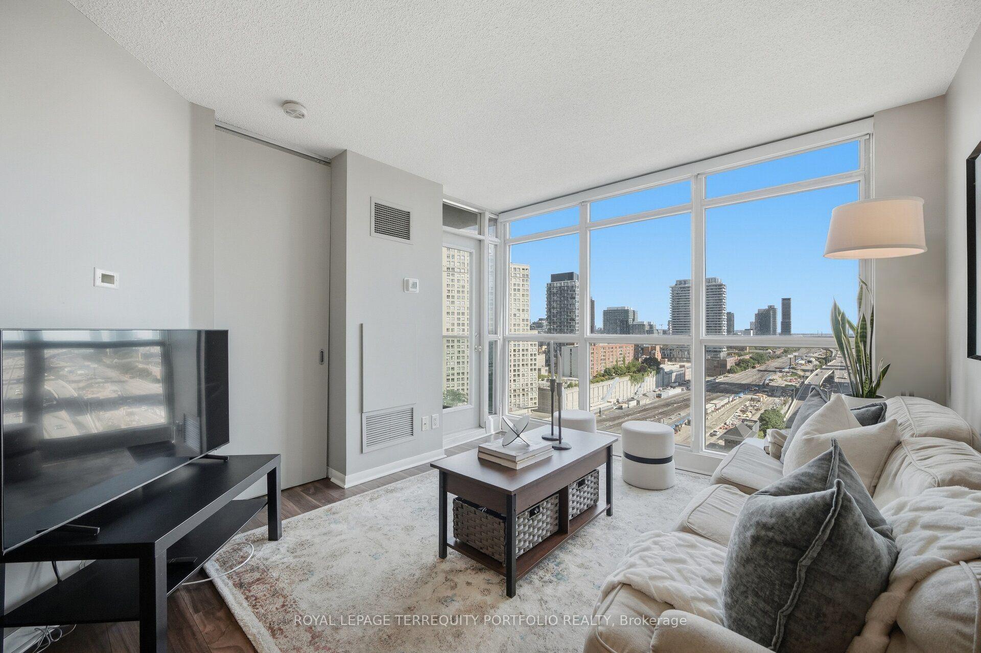 Photo 15 of Unit 1807, 18 Yonge Street, Toronto, Waterfront Communities — HOMEH