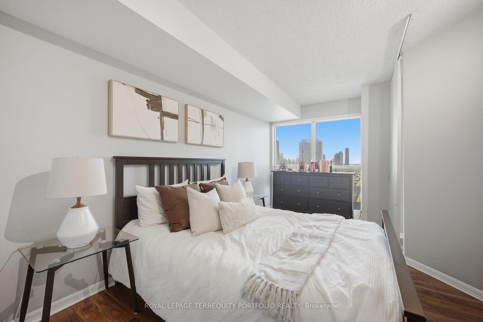Photo 19 of Unit 1807, 18 Yonge Street, Toronto, Waterfront Communities — HOMEH