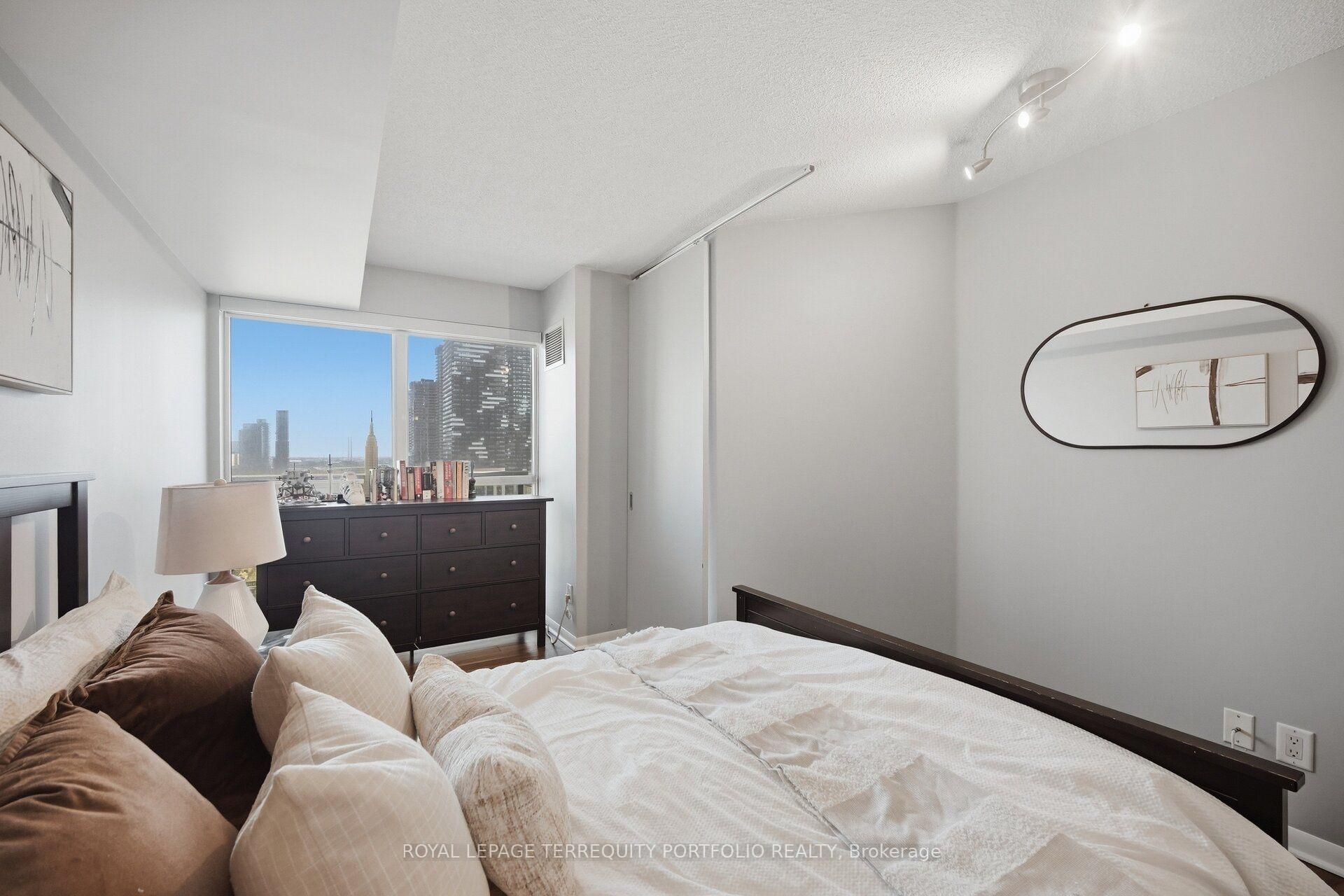 Photo 20 of Unit 1807, 18 Yonge Street, Toronto, Waterfront Communities — HOMEH