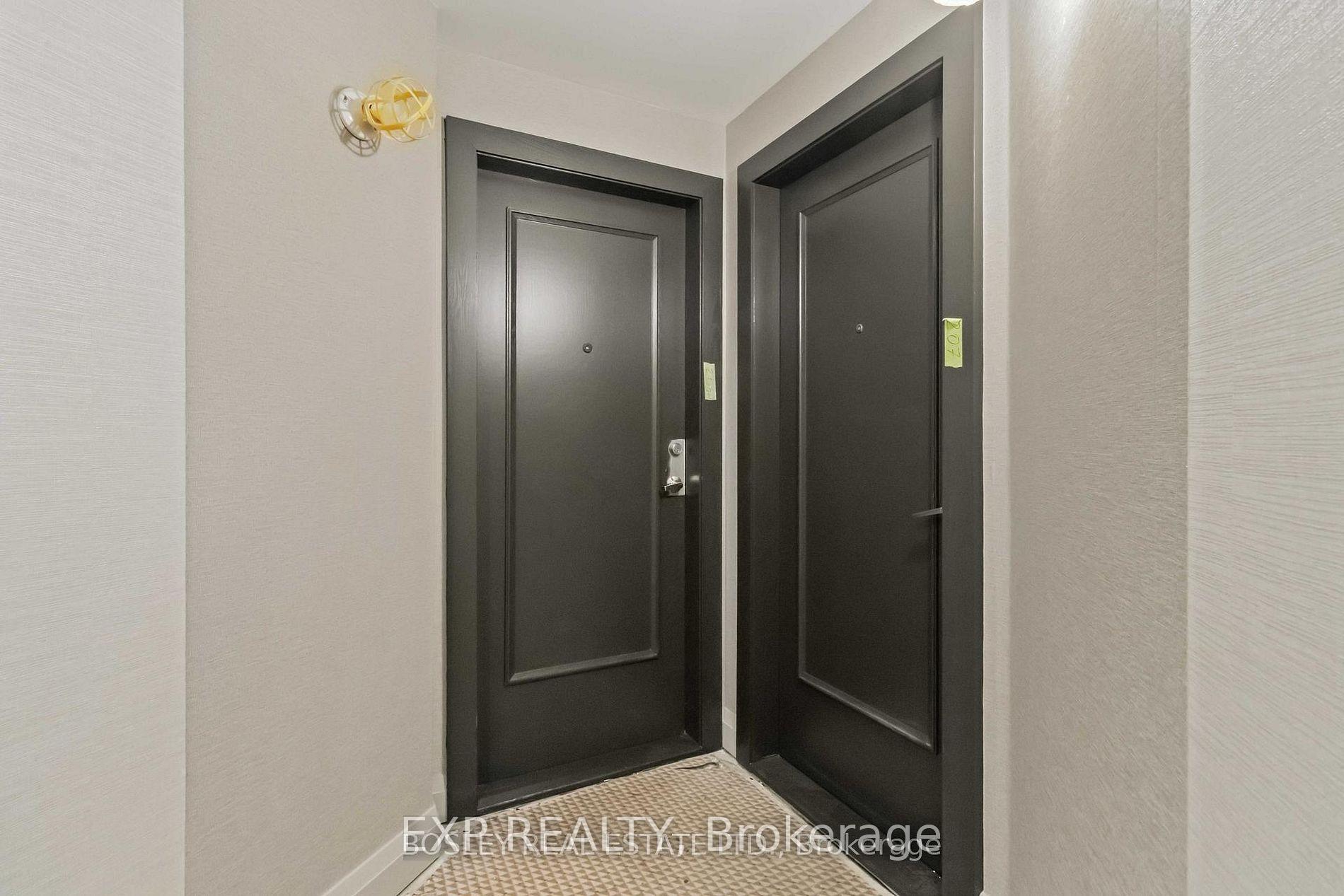 Photo 3 of Unit 206, 7250 Yonge Street, Vaughan, Crestwood-Springfarm-Yorkhill — HOMEH