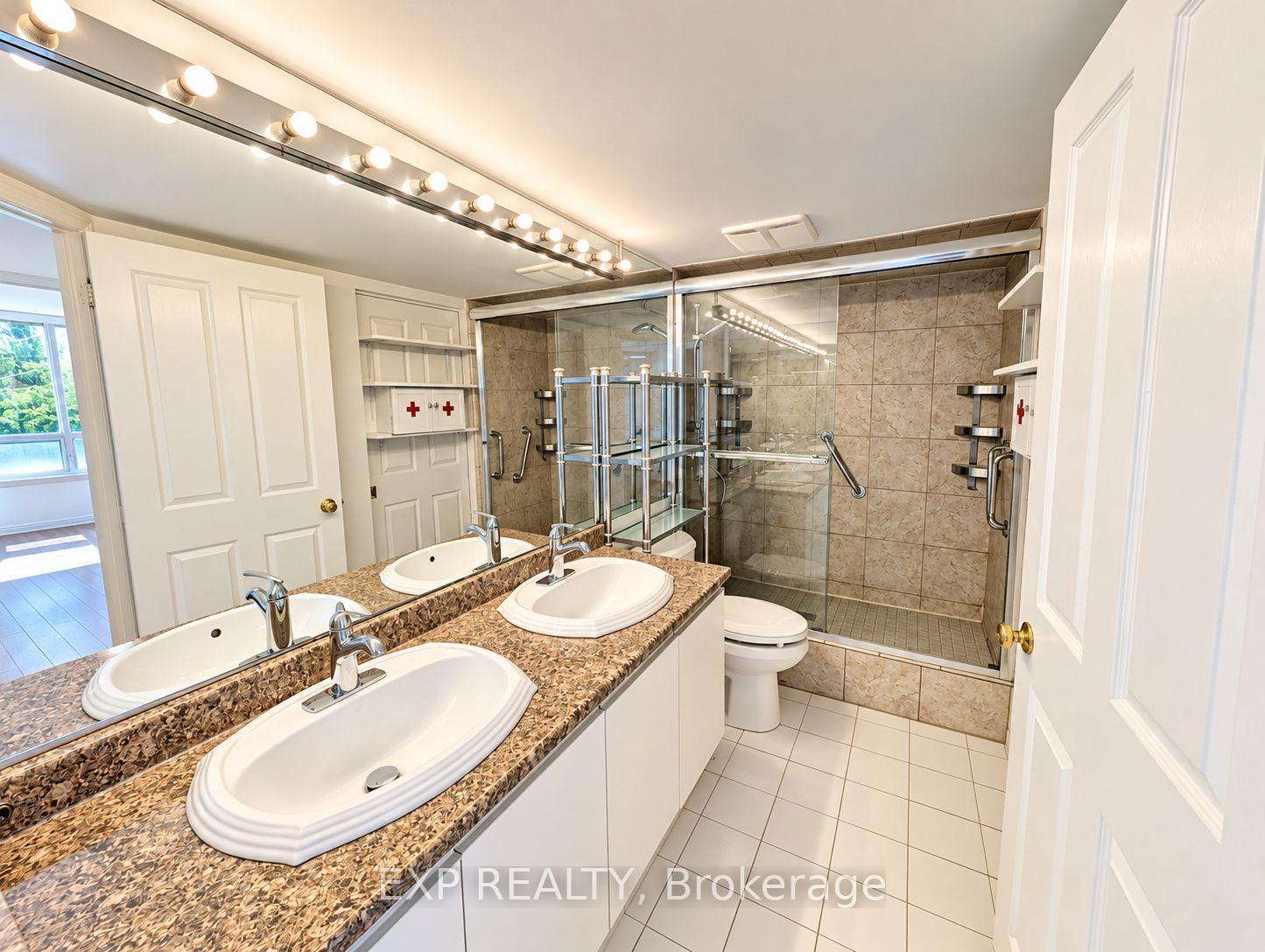 Photo 14 of Unit 206, 7250 Yonge Street, Vaughan, Crestwood-Springfarm-Yorkhill — HOMEH