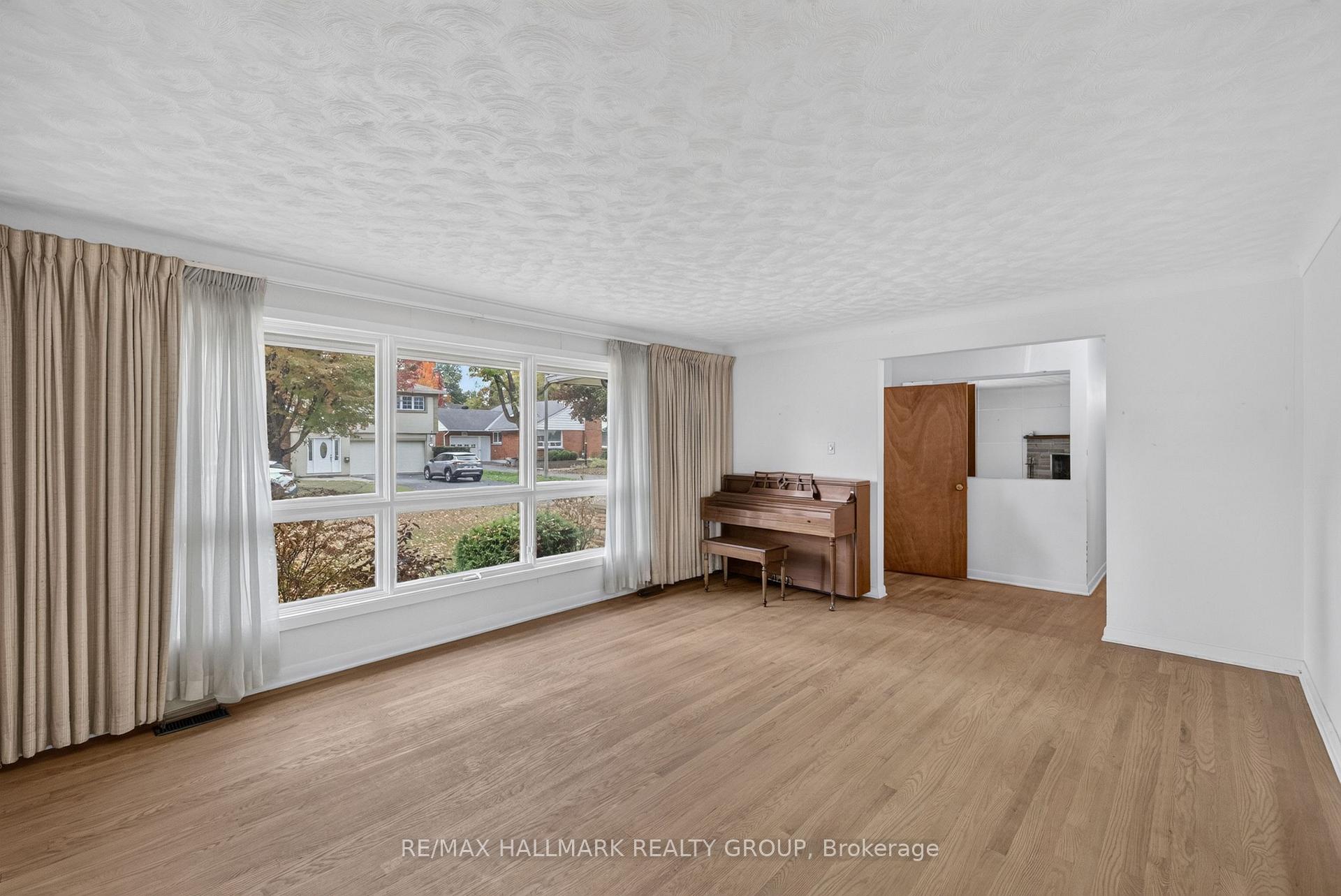 Photo 4 of 1471 Orchard Avenue, Ottawa, Alta Vista — HOMEH