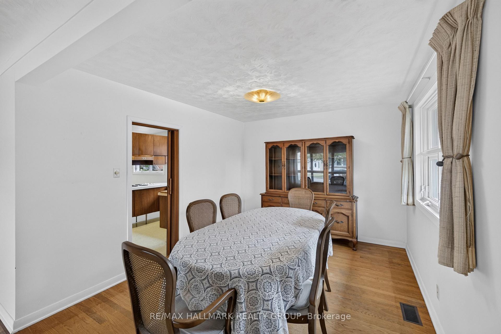 Photo 12 of 1471 Orchard Avenue, Ottawa, Alta Vista — HOMEH
