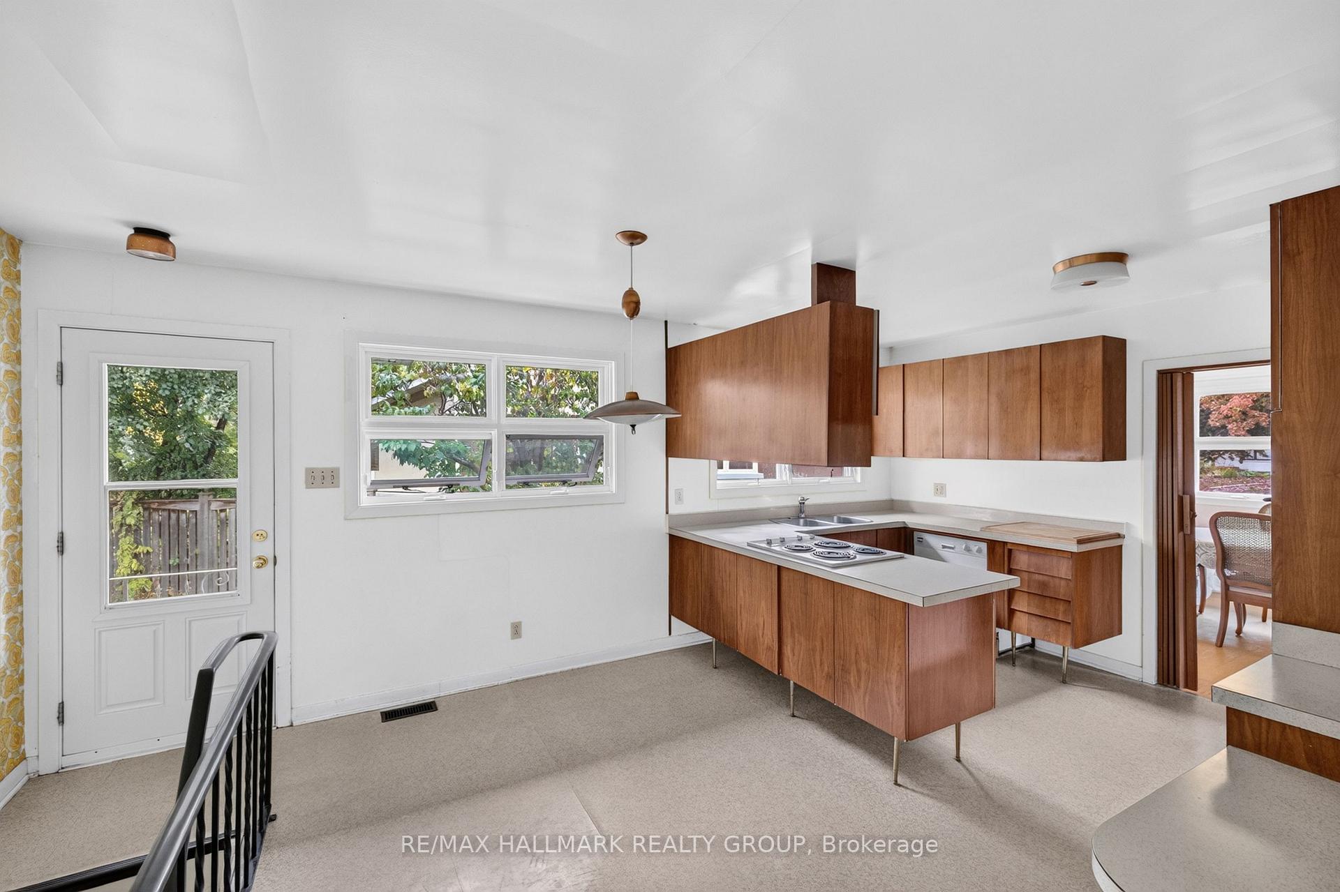 Photo 15 of 1471 Orchard Avenue, Ottawa, Alta Vista — HOMEH