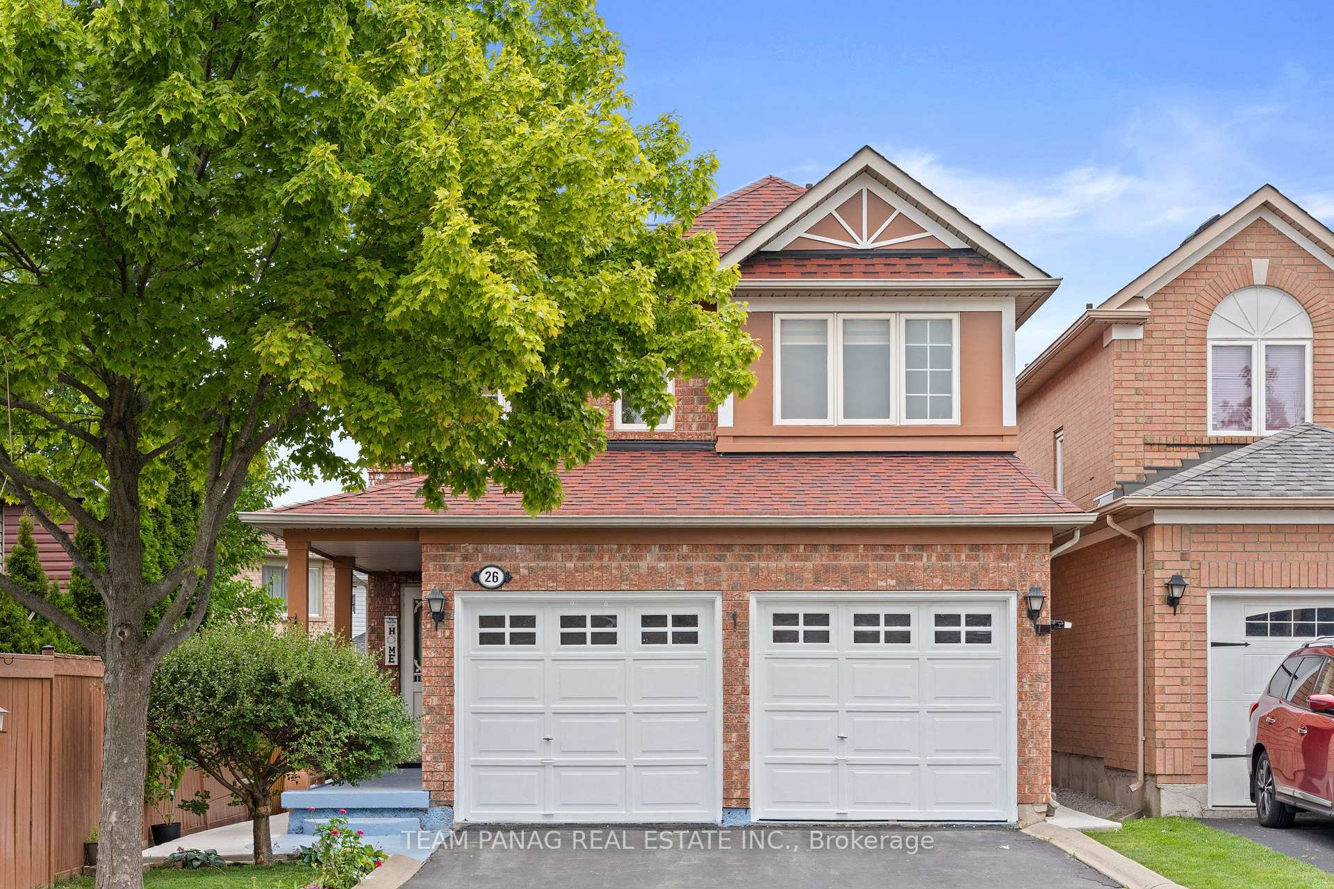 Photo 3 of 26 Narrow Valley Crescent, Brampton, Sandringham-Wellington — HOMEH