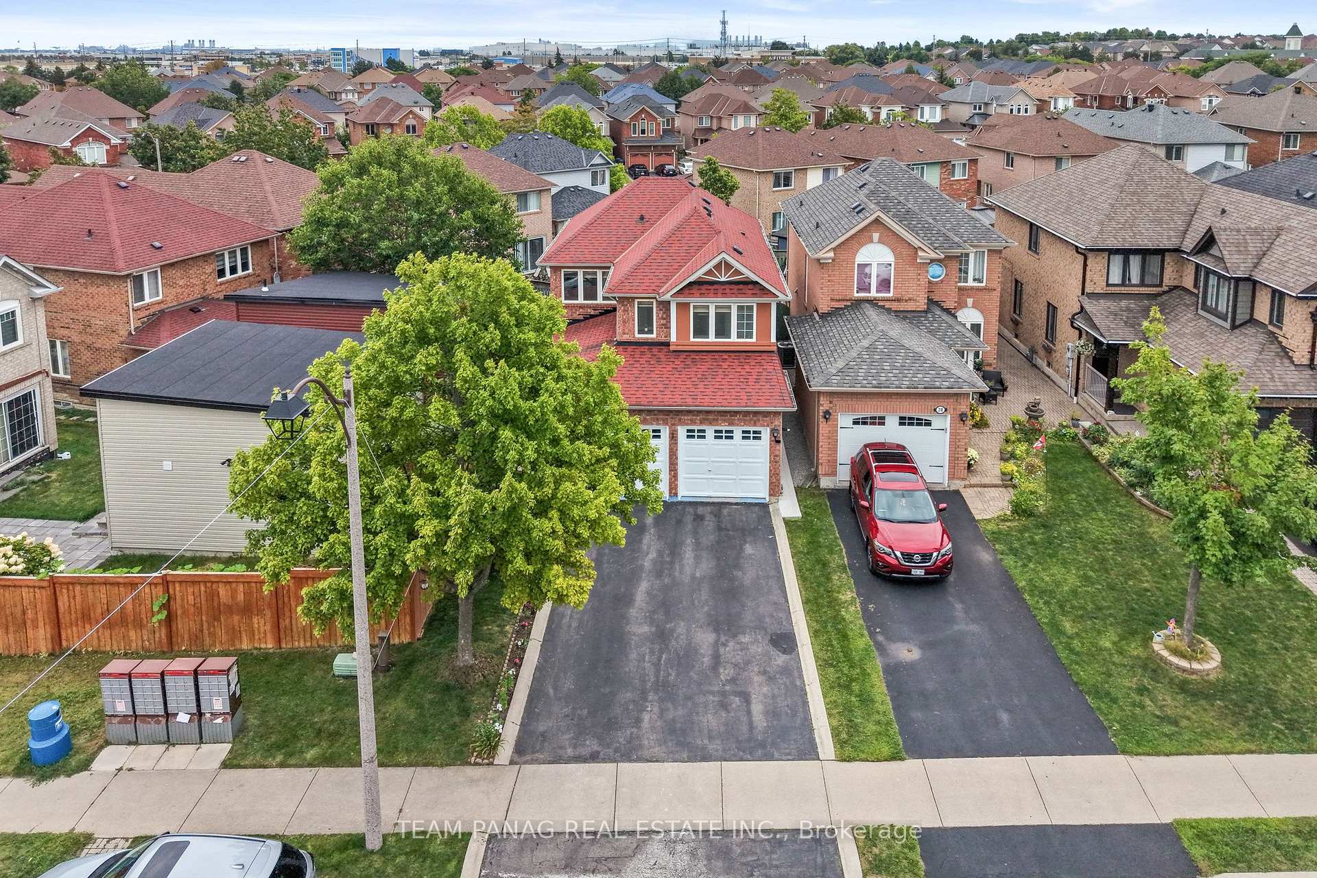 Photo 4 of 26 Narrow Valley Crescent, Brampton, Sandringham-Wellington — HOMEH