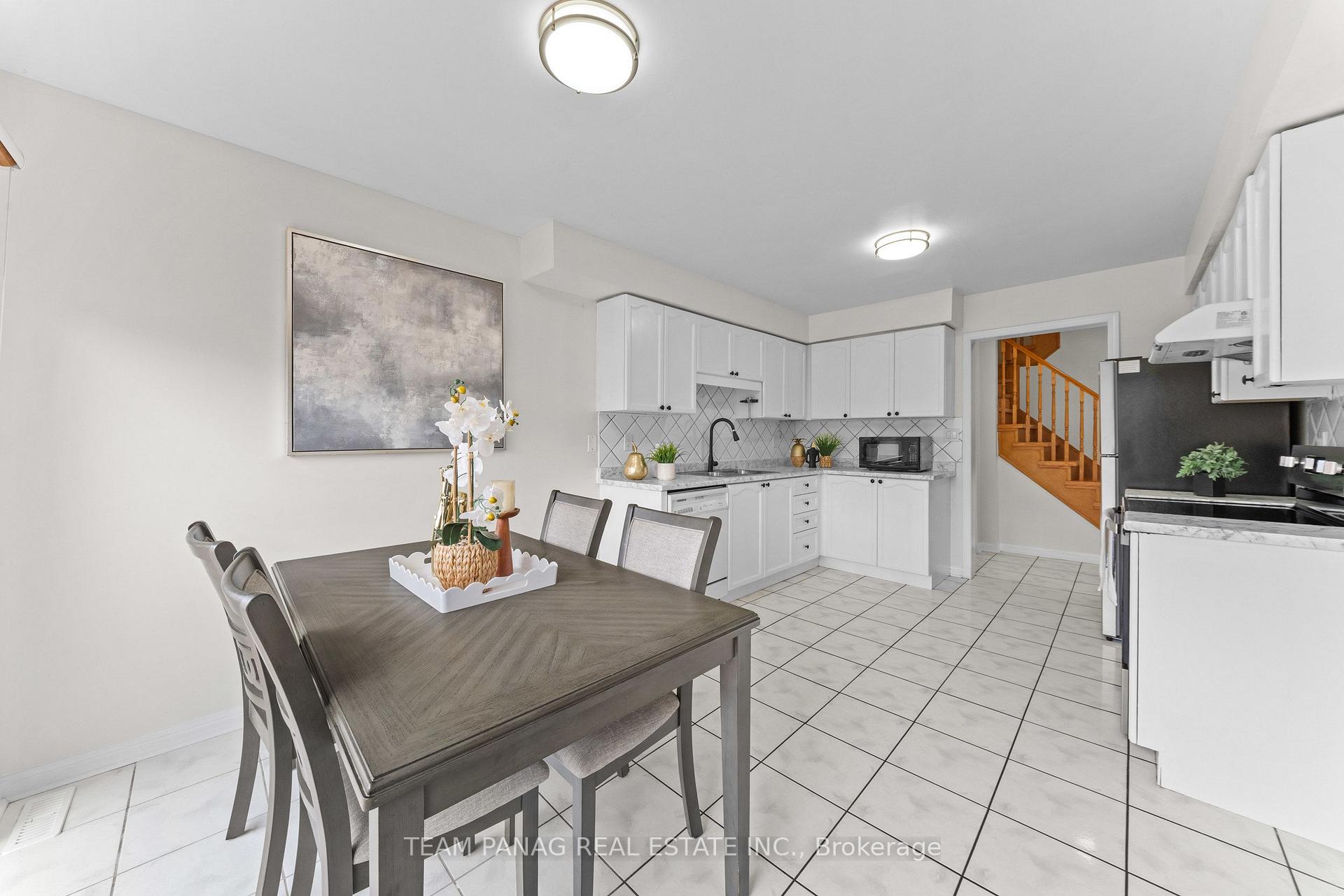 Photo 20 of 26 Narrow Valley Crescent, Brampton, Sandringham-Wellington — HOMEH