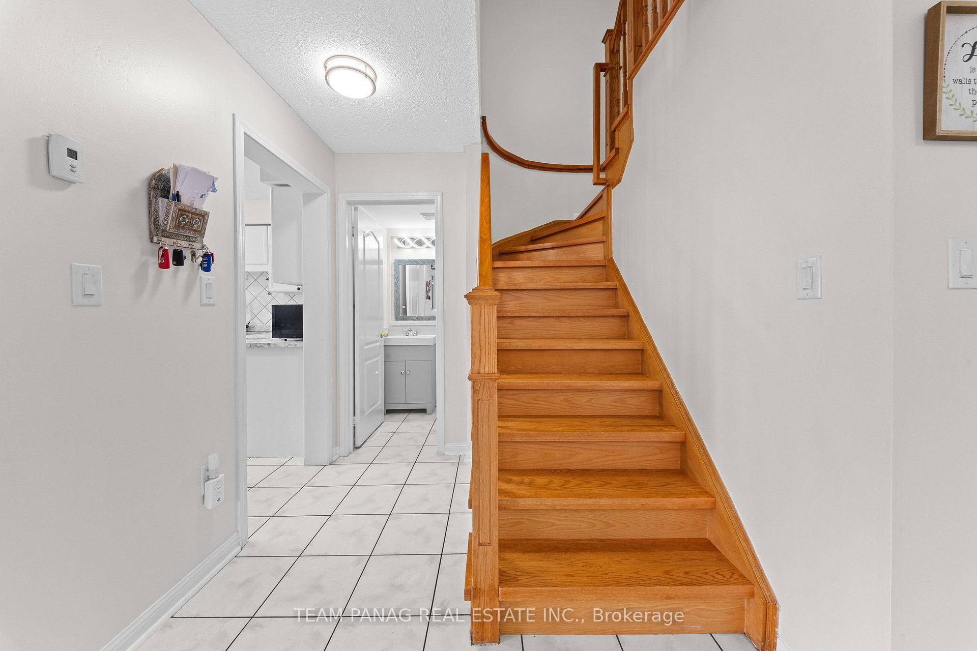 Photo 23 of 26 Narrow Valley Crescent, Brampton, Sandringham-Wellington — HOMEH