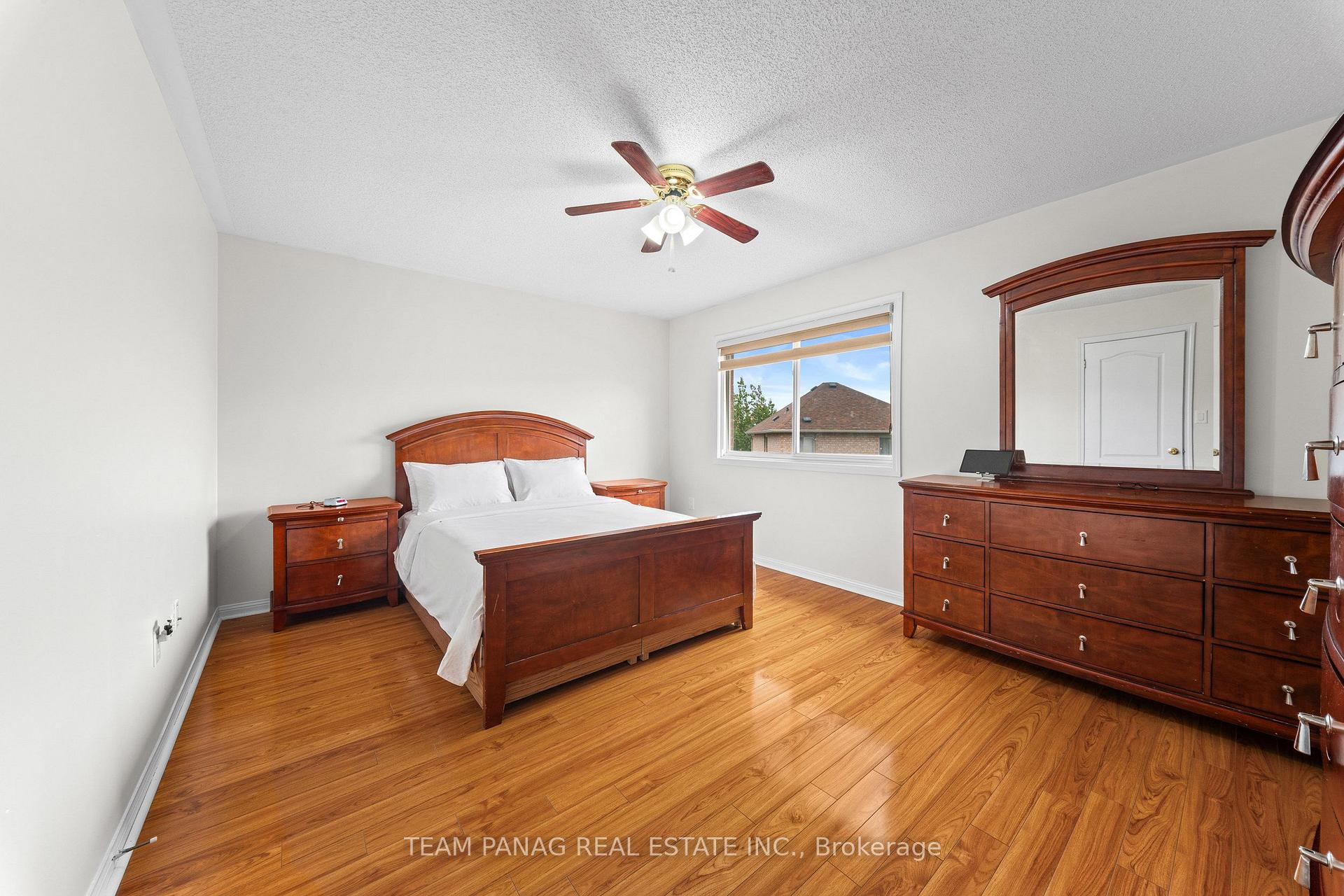 Photo 26 of 26 Narrow Valley Crescent, Brampton, Sandringham-Wellington — HOMEH