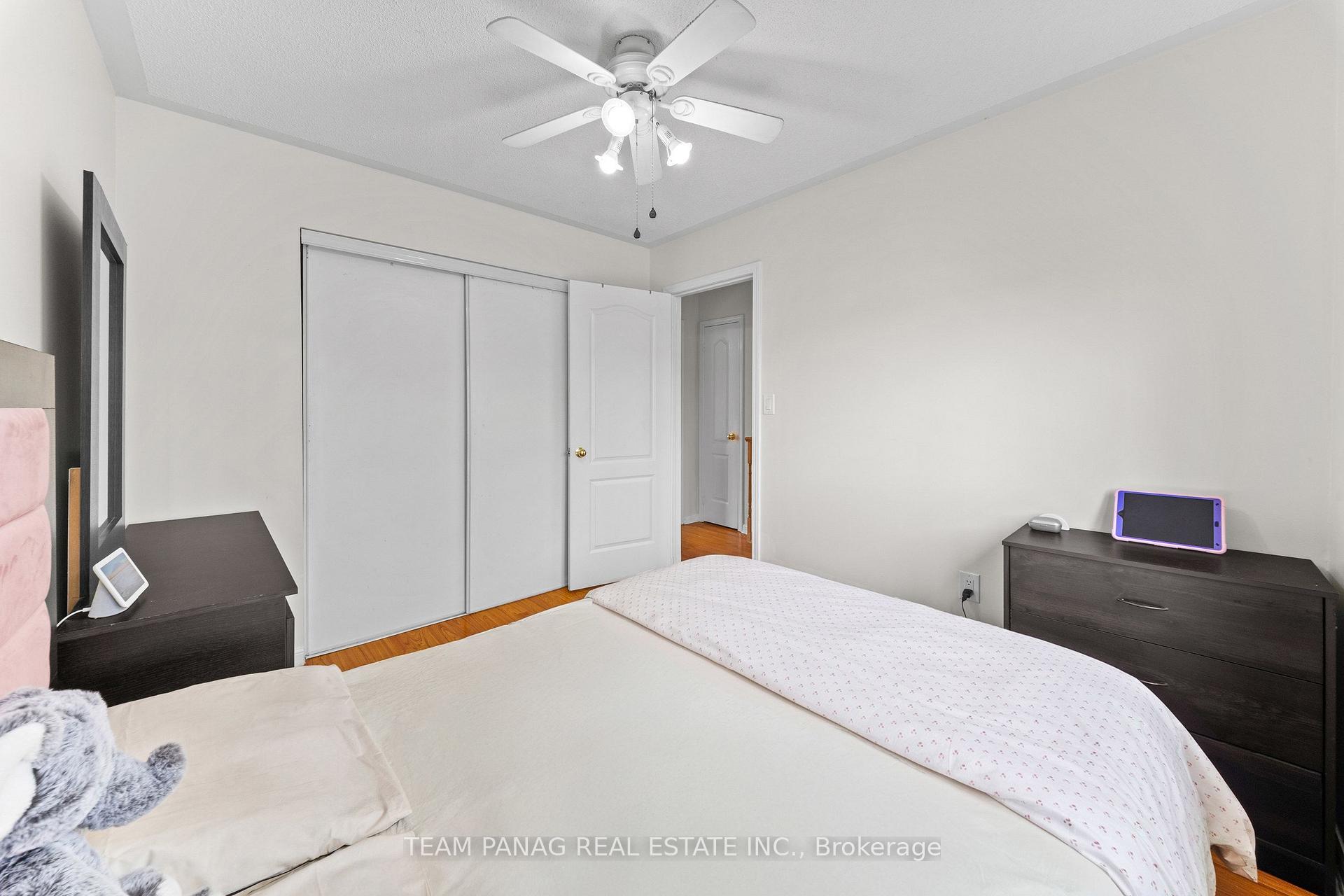 Photo 33 of 26 Narrow Valley Crescent, Brampton, Sandringham-Wellington — HOMEH