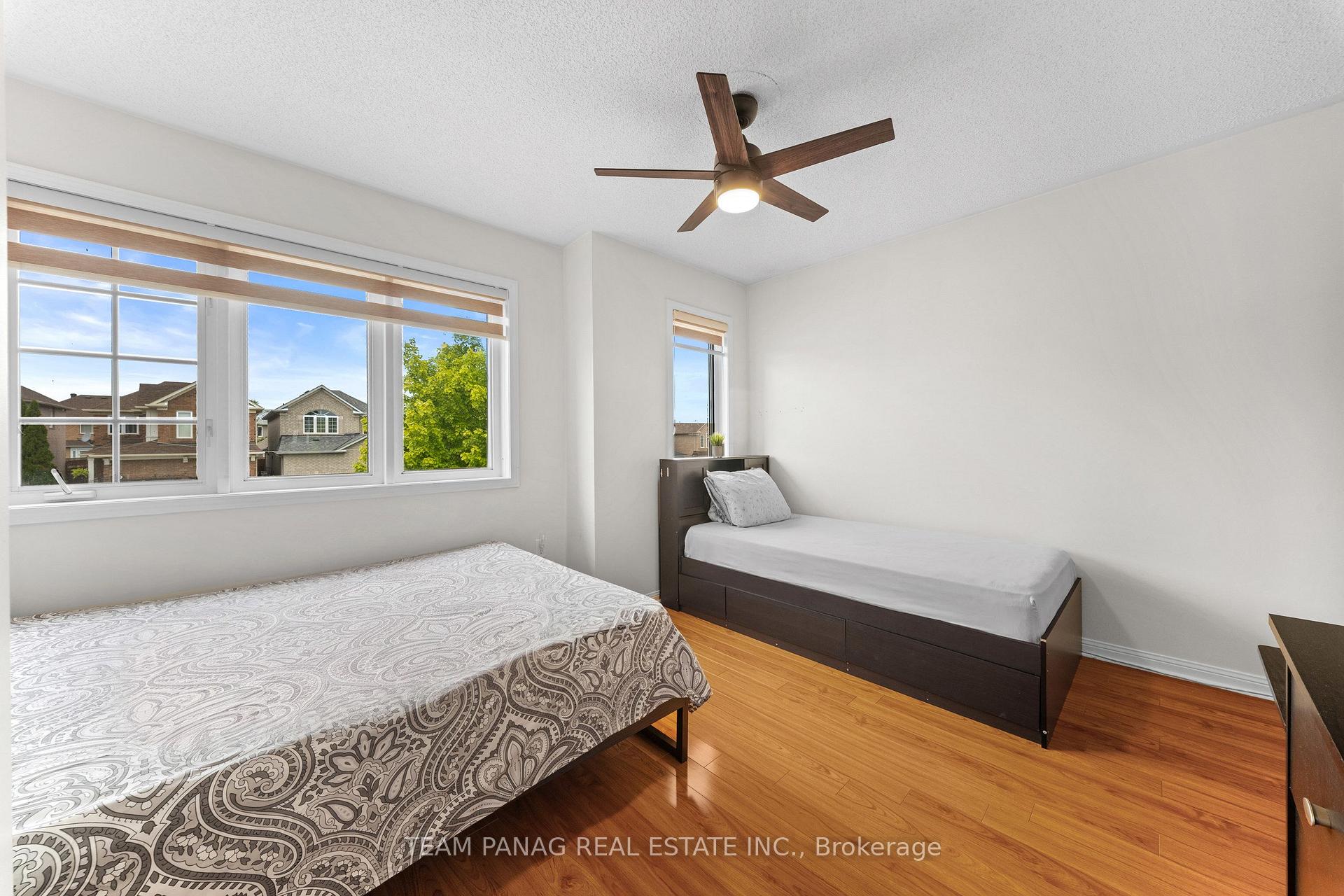 Photo 36 of 26 Narrow Valley Crescent, Brampton, Sandringham-Wellington — HOMEH