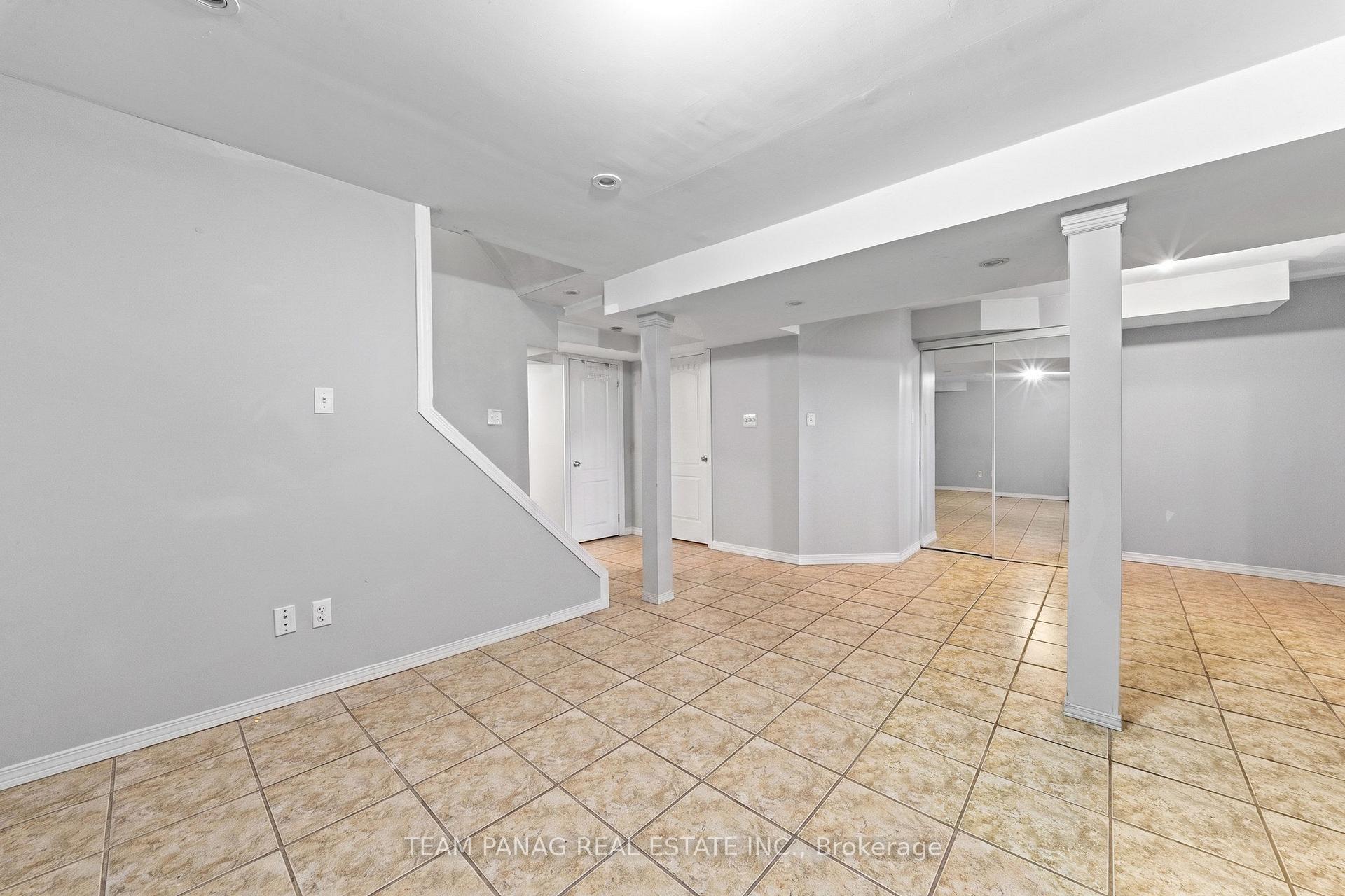 Photo 39 of 26 Narrow Valley Crescent, Brampton, Sandringham-Wellington — HOMEH